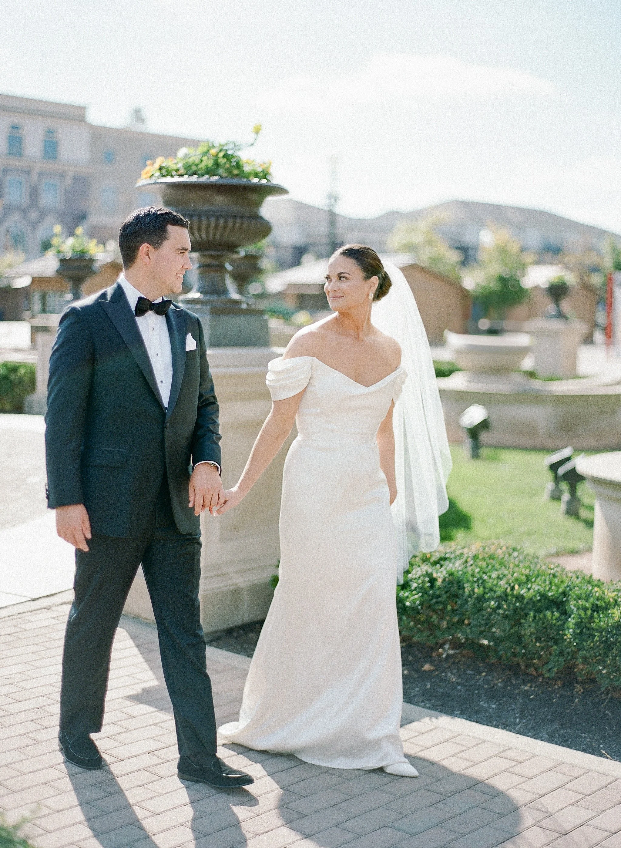 Kristen Bowen Photography, Indianapolis Wedding Photographer, Hotel Carmichael Wedding, Bride and groom portraits