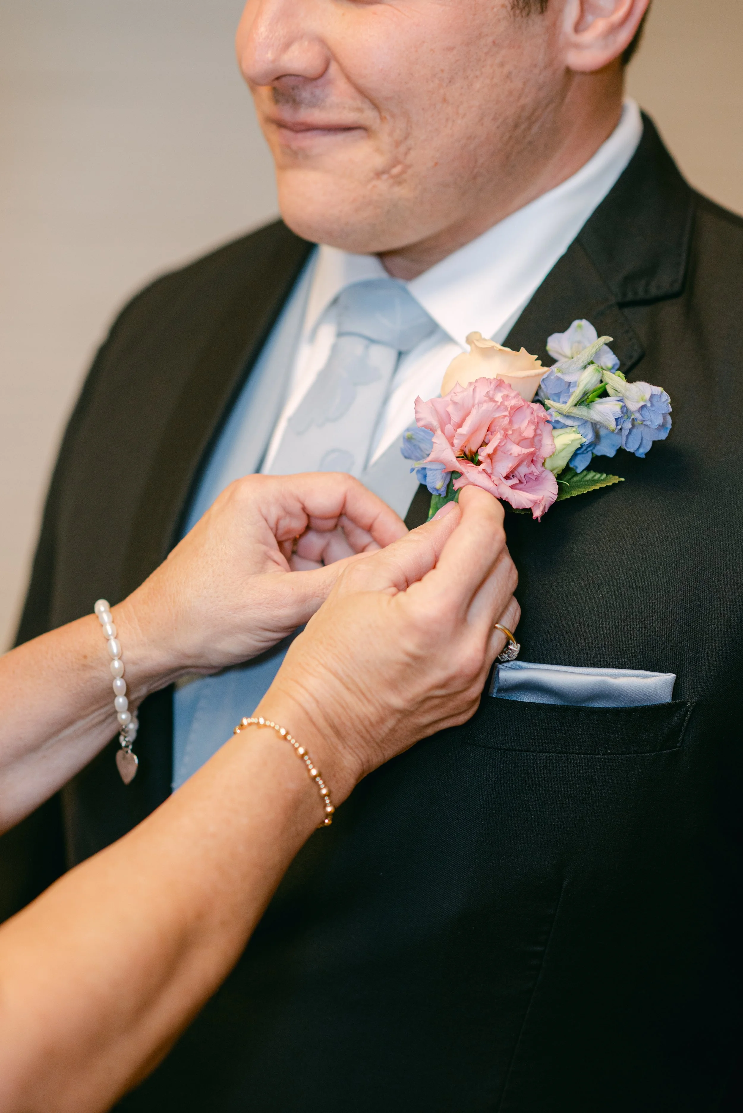 Kristen Bowen Photography, Indianapolis Wedding Photographer, Union Station Wedding, Groom getting ready, Groom details