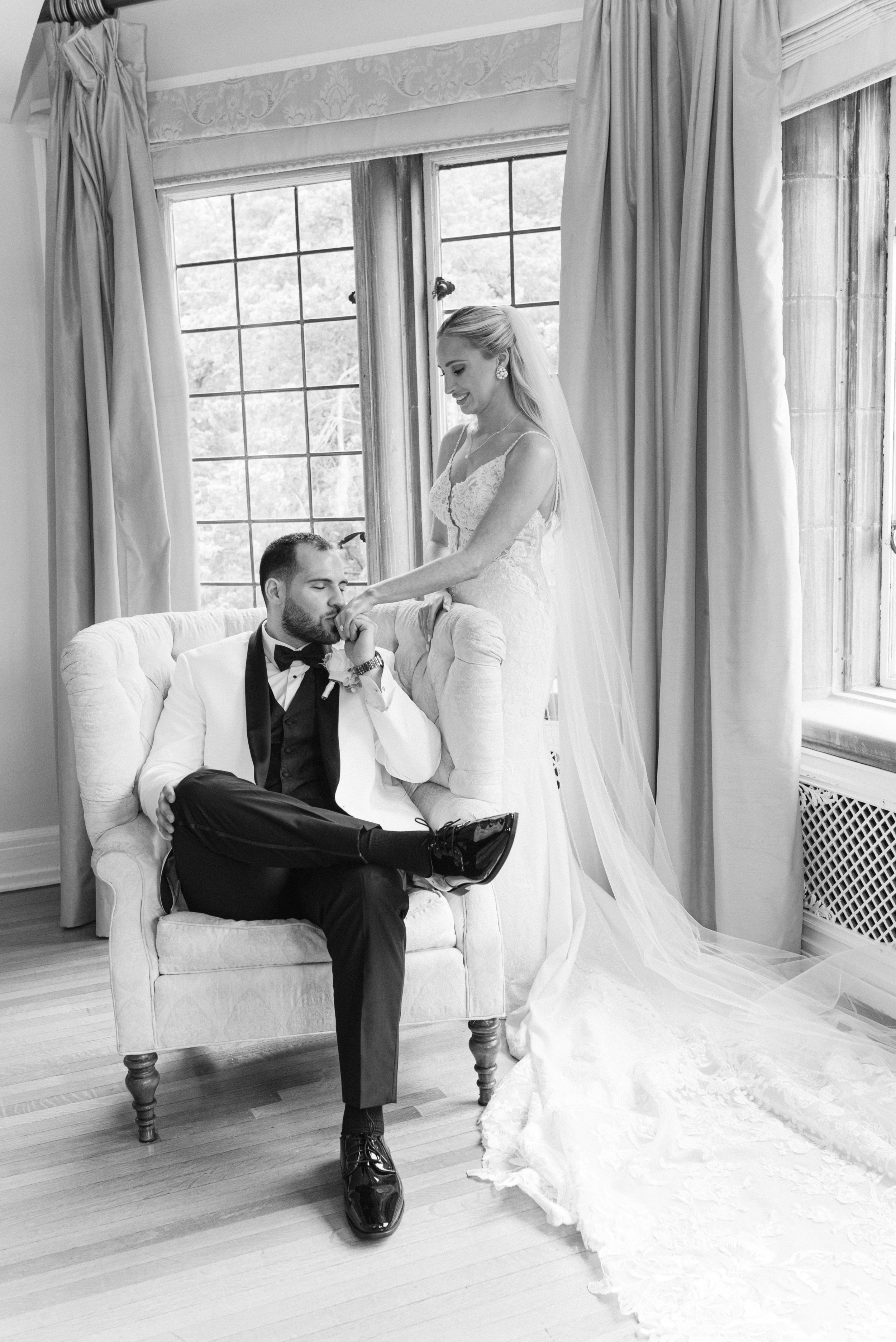 Kristen Bowen Photography, Indianapolis Wedding Photographer, Laurel Hall Wedding, Bride and groom portraits