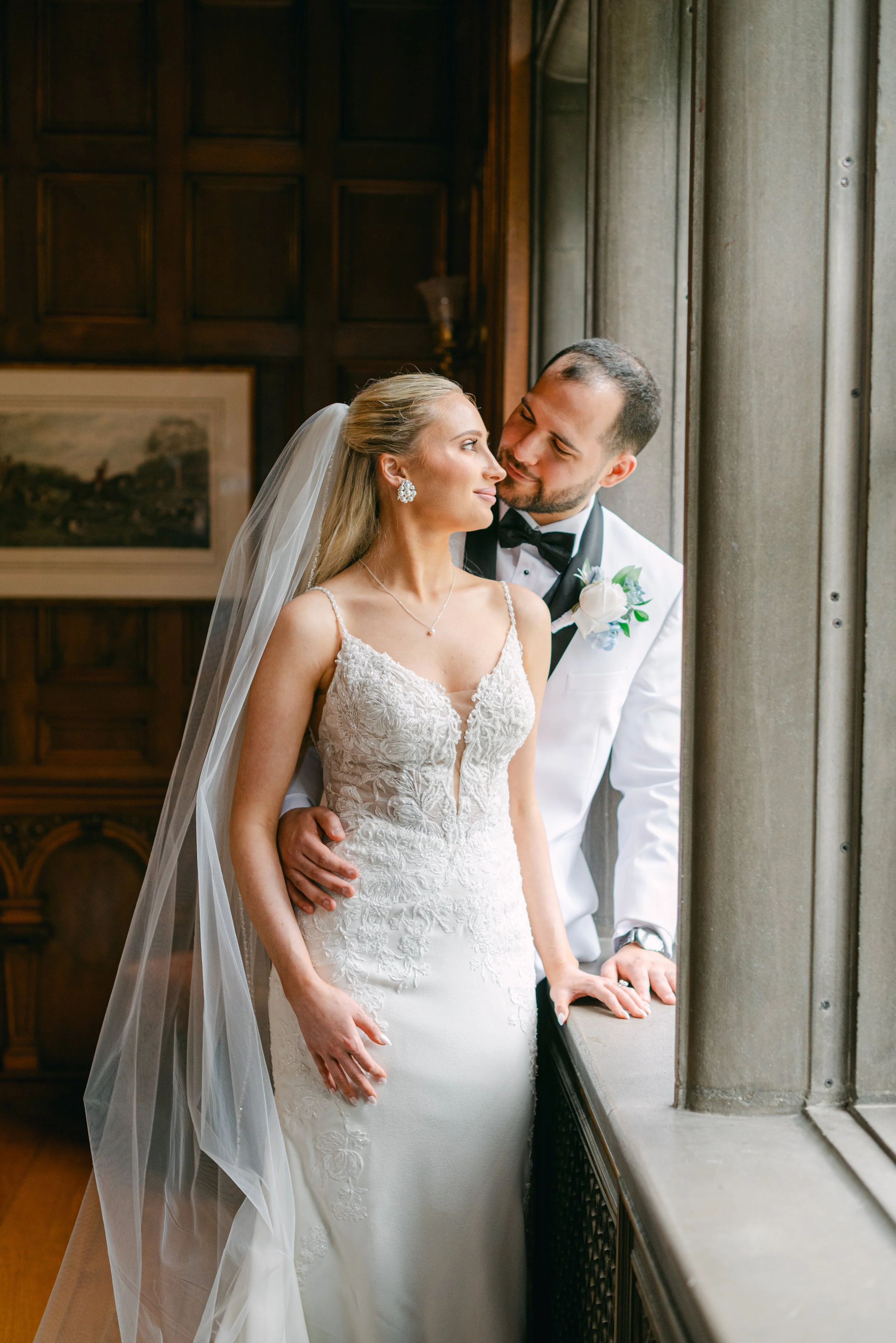 Kristen Bowen Photography, Indianapolis Wedding Photographer, Laurel Hall Wedding, Bride and groom portraits