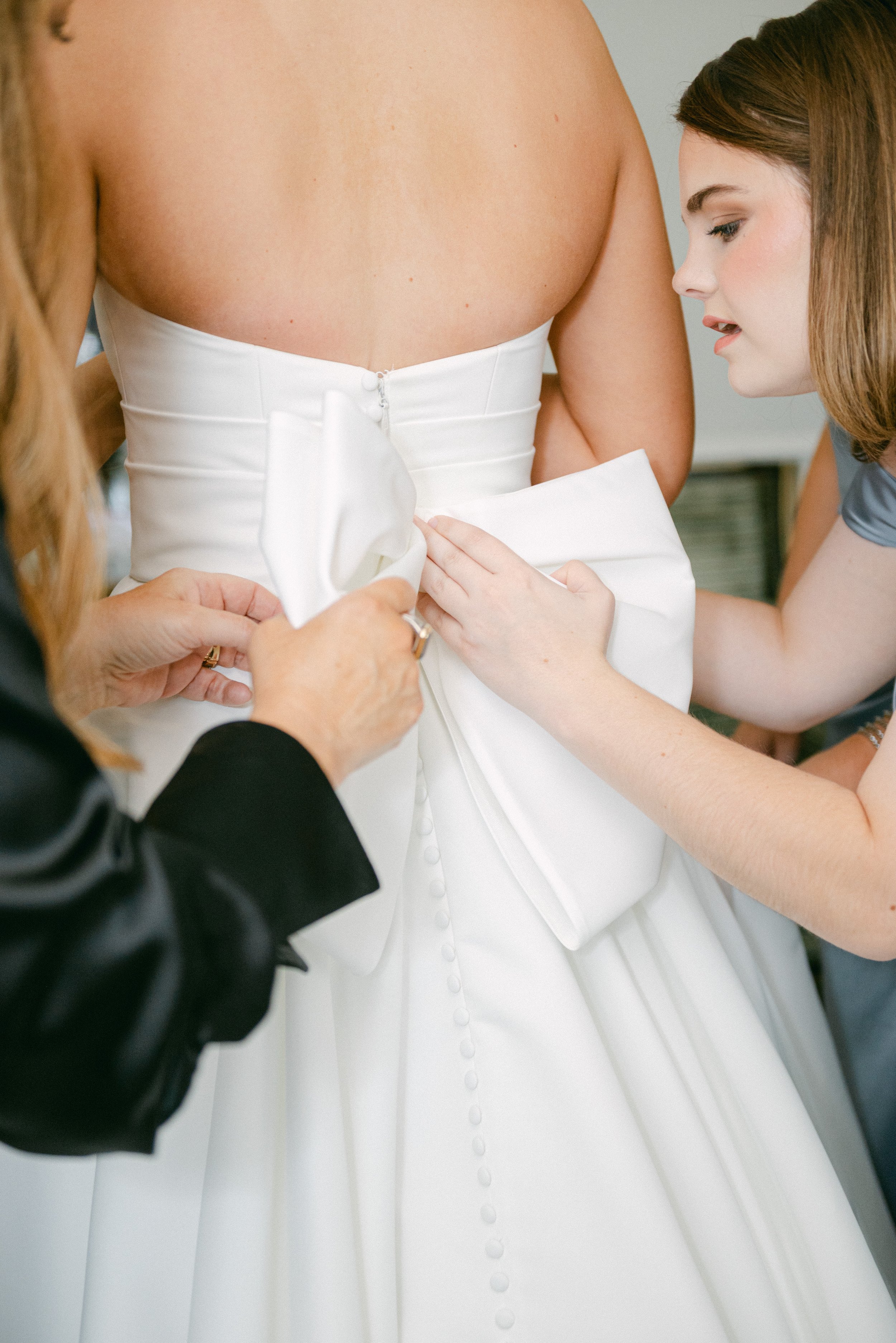 Kristen Bowen Photography, Indianapolis Wedding Photographer, Hotel Carmichael Wedding, Bride getting ready