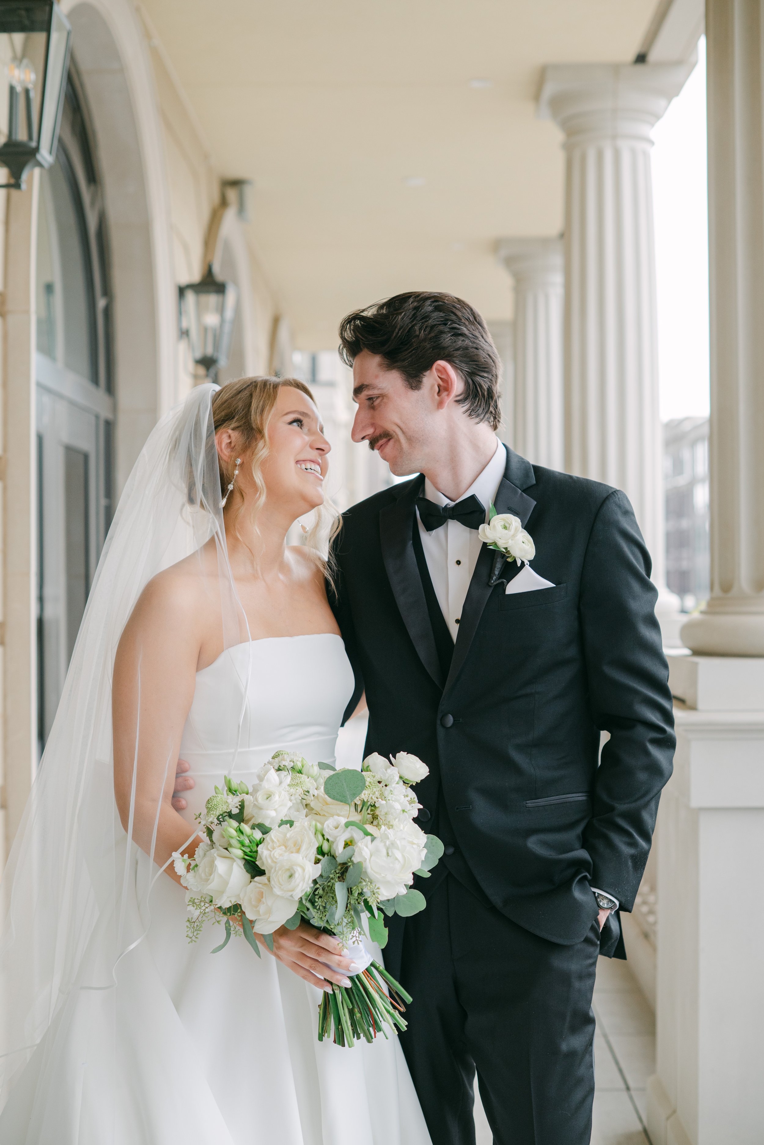 Kristen Bowen Photography, Indianapolis Wedding Photographer, Hotel Carmichael Wedding, Bride and groom portraits