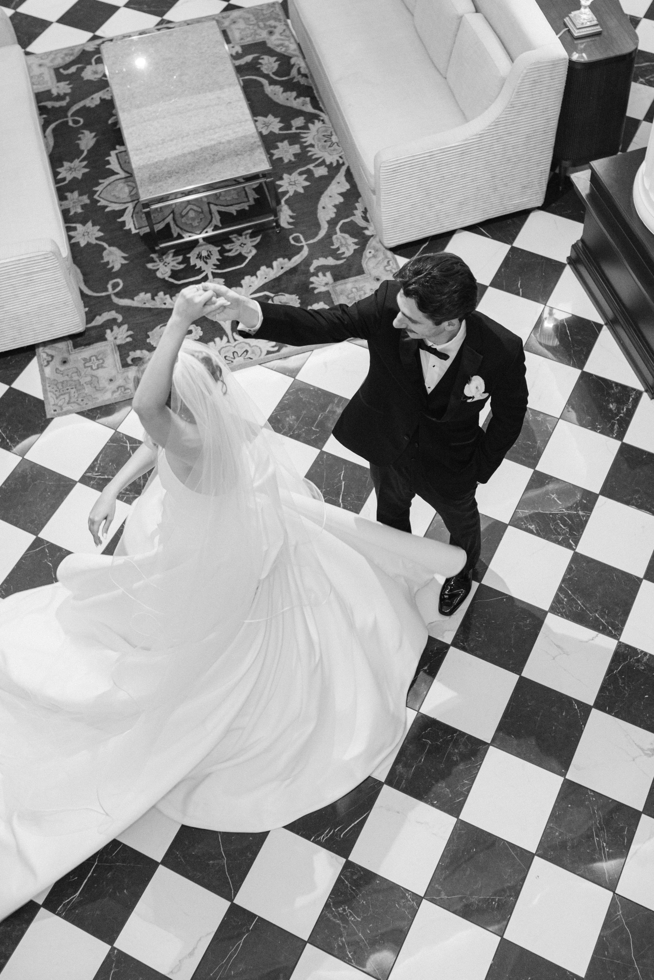 Kristen Bowen Photography, Indianapolis Wedding Photographer, Hotel Carmichael Wedding, Bride and groom portraits