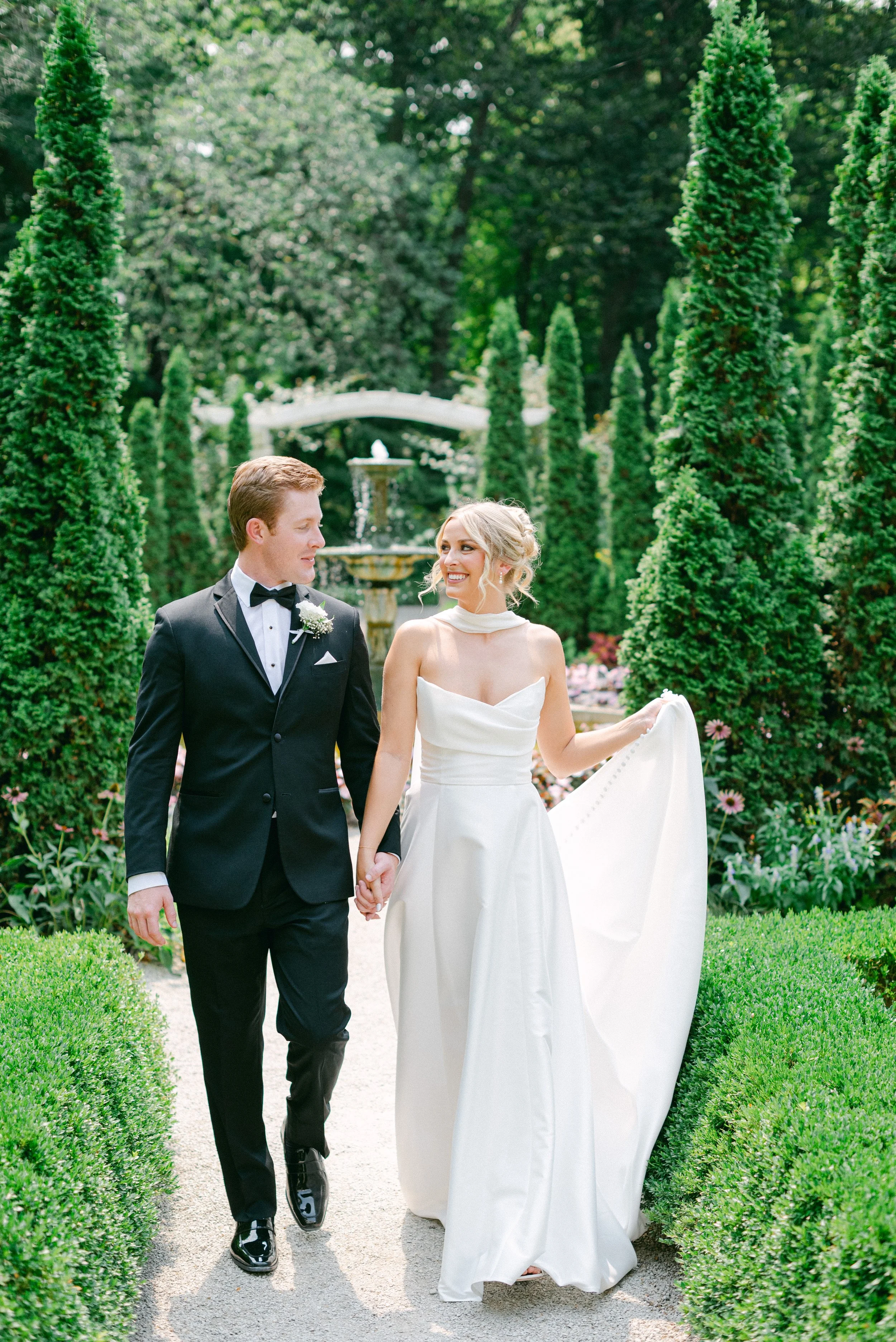 Kristen Bowen Photography, Indianapolis Wedding Photographer, Newfields Wedding, bride and groom portraits