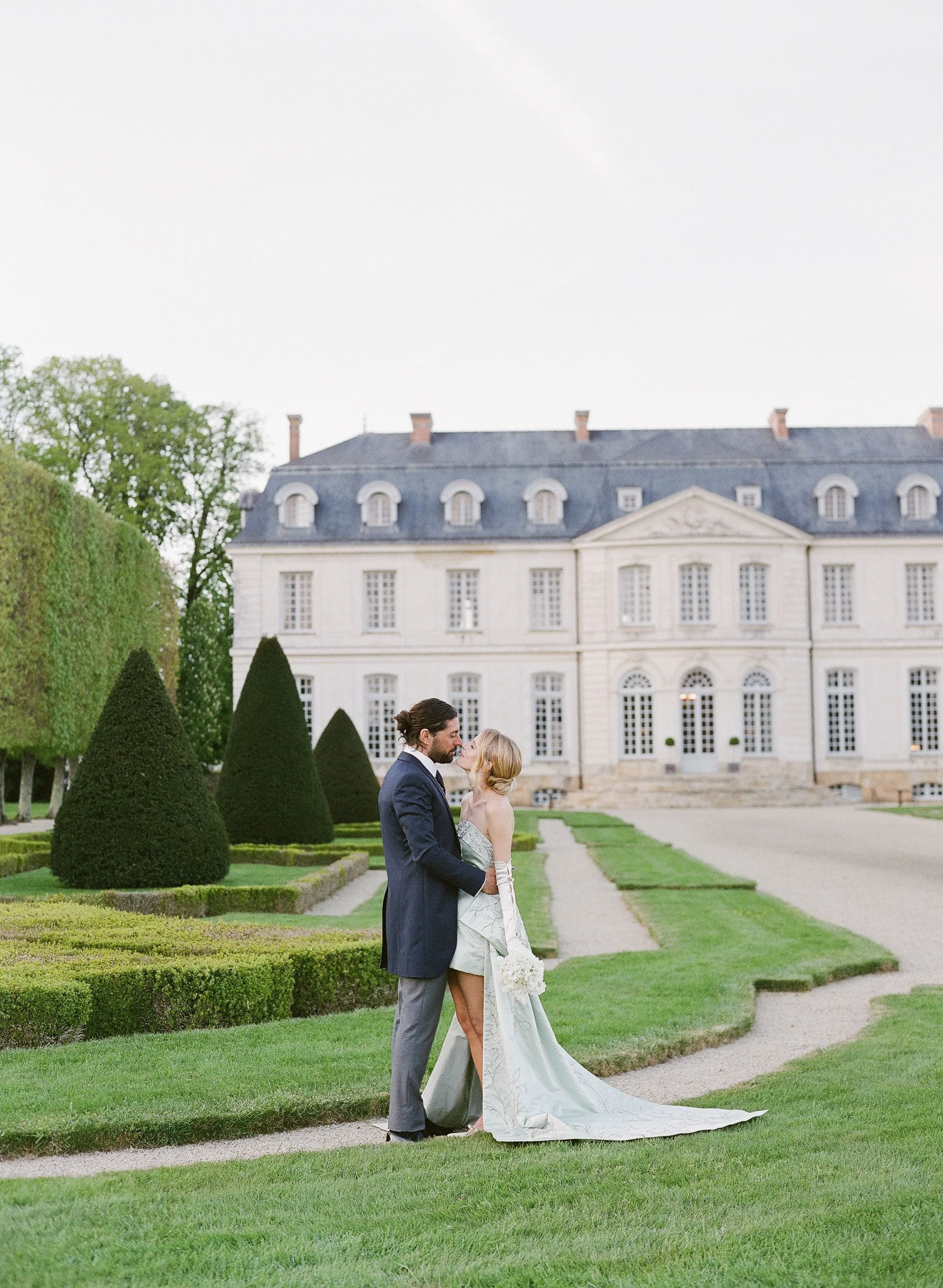 Kristen Bowen Photography, Destination Wedding Photographer, Chateau Du Grand-Luce, Welcome Dinner