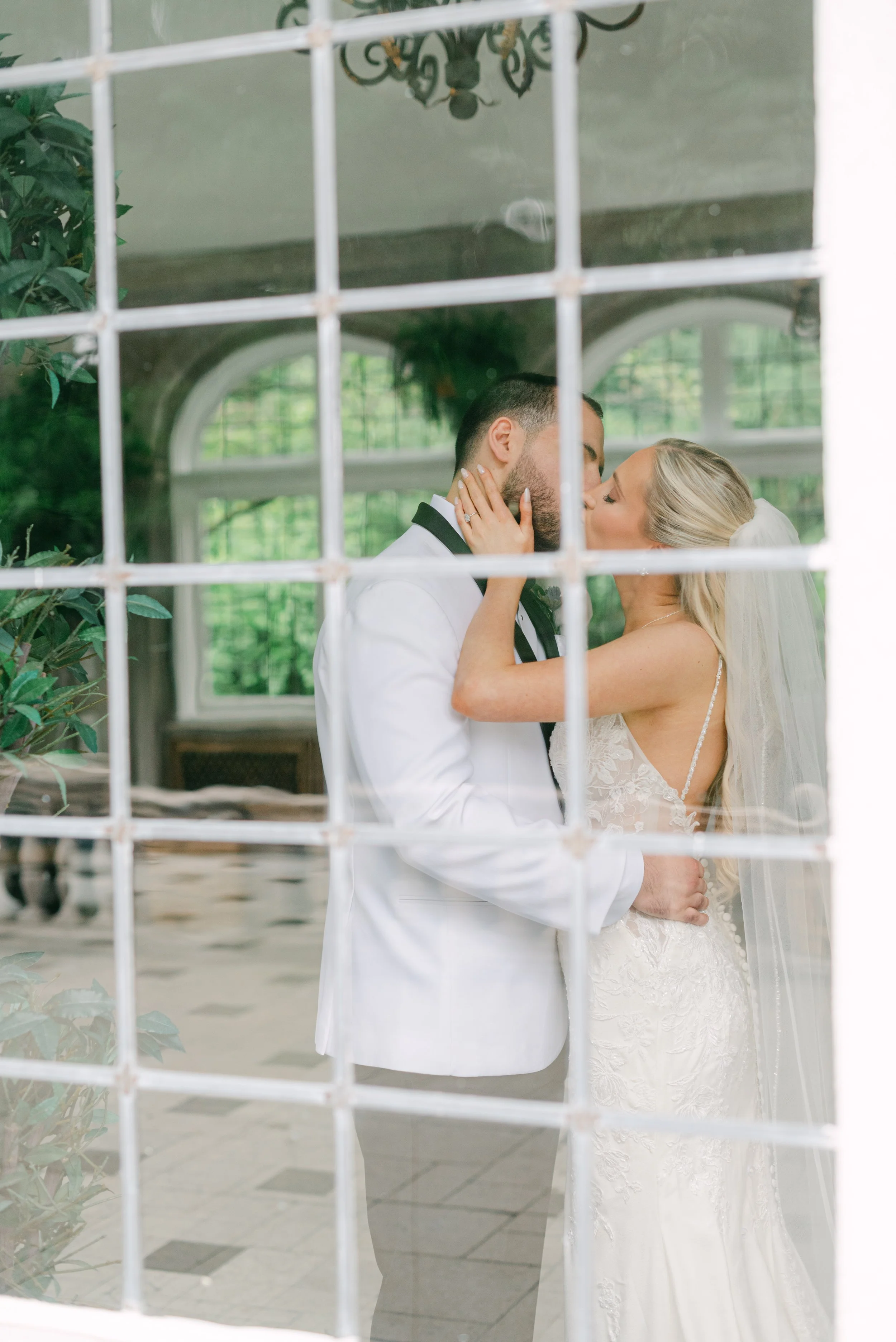 Kristen Bowen Photography, Indianapolis Wedding Photographer, Laurel Hall Wedding, Bride and groom portraits