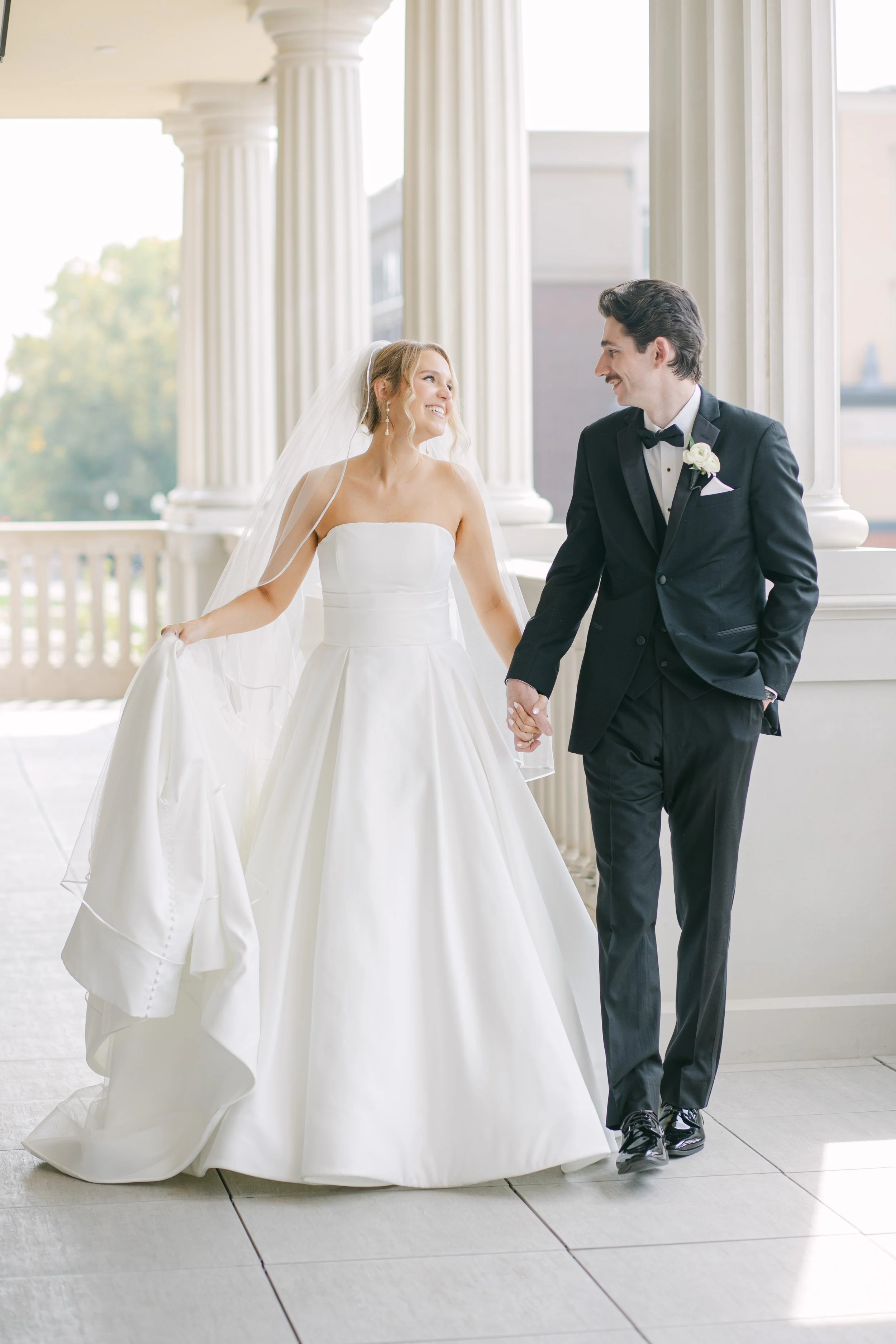 Kristen Bowen Photography, Indianapolis Wedding Photographer, Hotel Carmichael Wedding, Bride and groom portraits