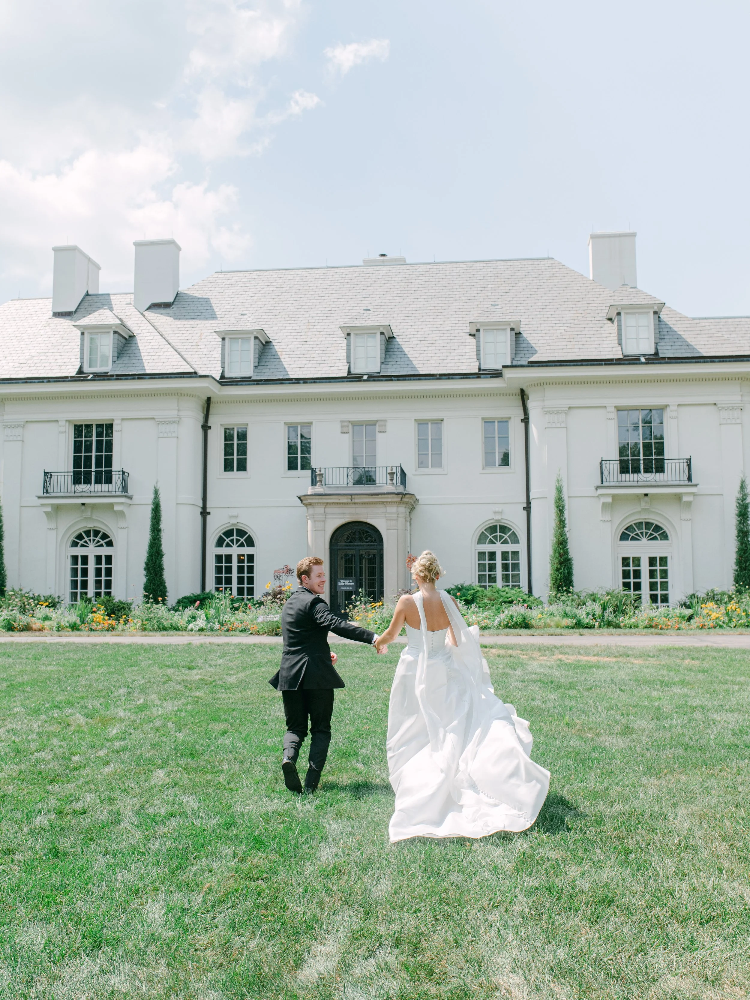 Kristen Bowen Photography, Indianapolis Wedding Photographer, Newfields Wedding, Bride and groom portraits