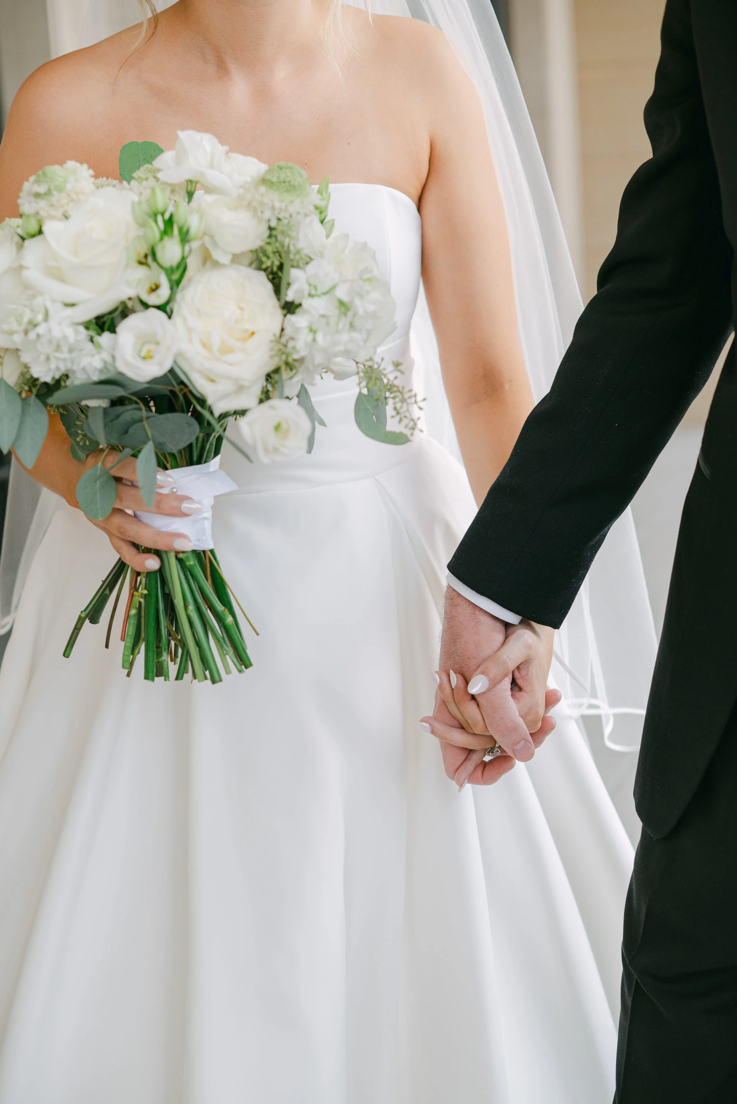 Kristen Bowen Photography, Indianapolis Wedding Photographer, Hotel Carmichael Wedding, Bride and groom portraits