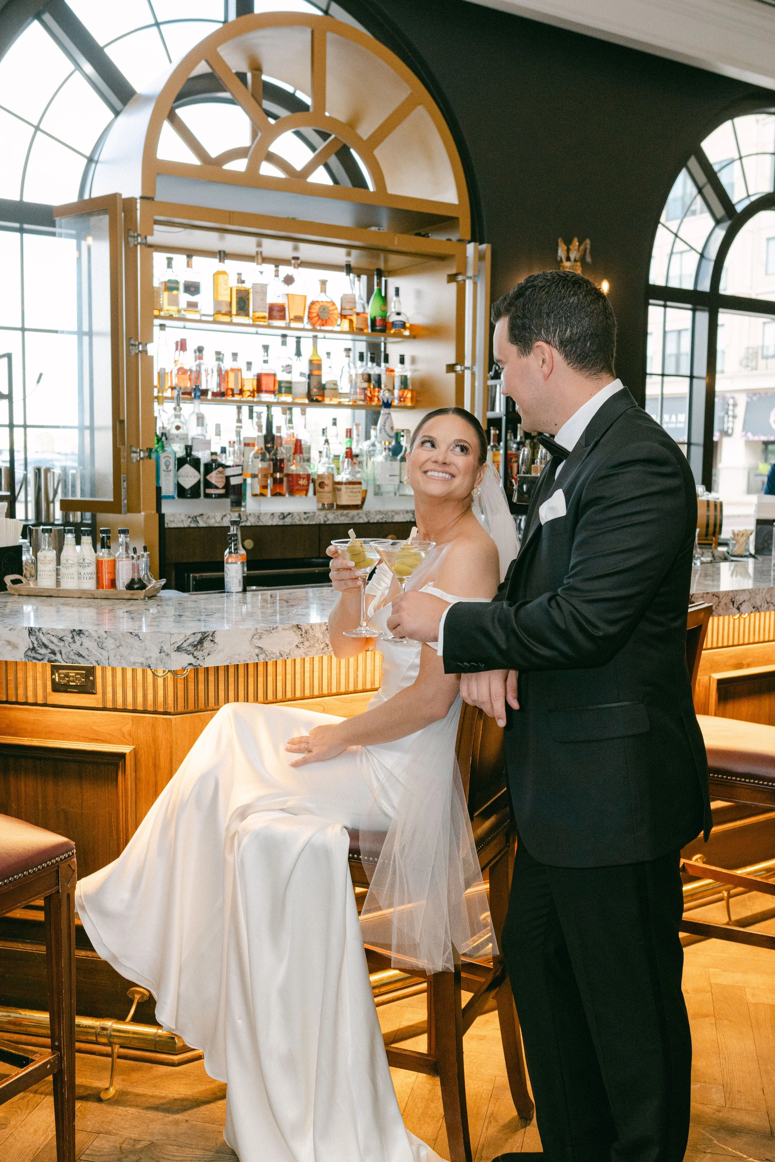 Kristen Bowen Photography, Indianapolis Wedding Photographer, Hotel Carmichael Wedding, Bride and groom portraits
