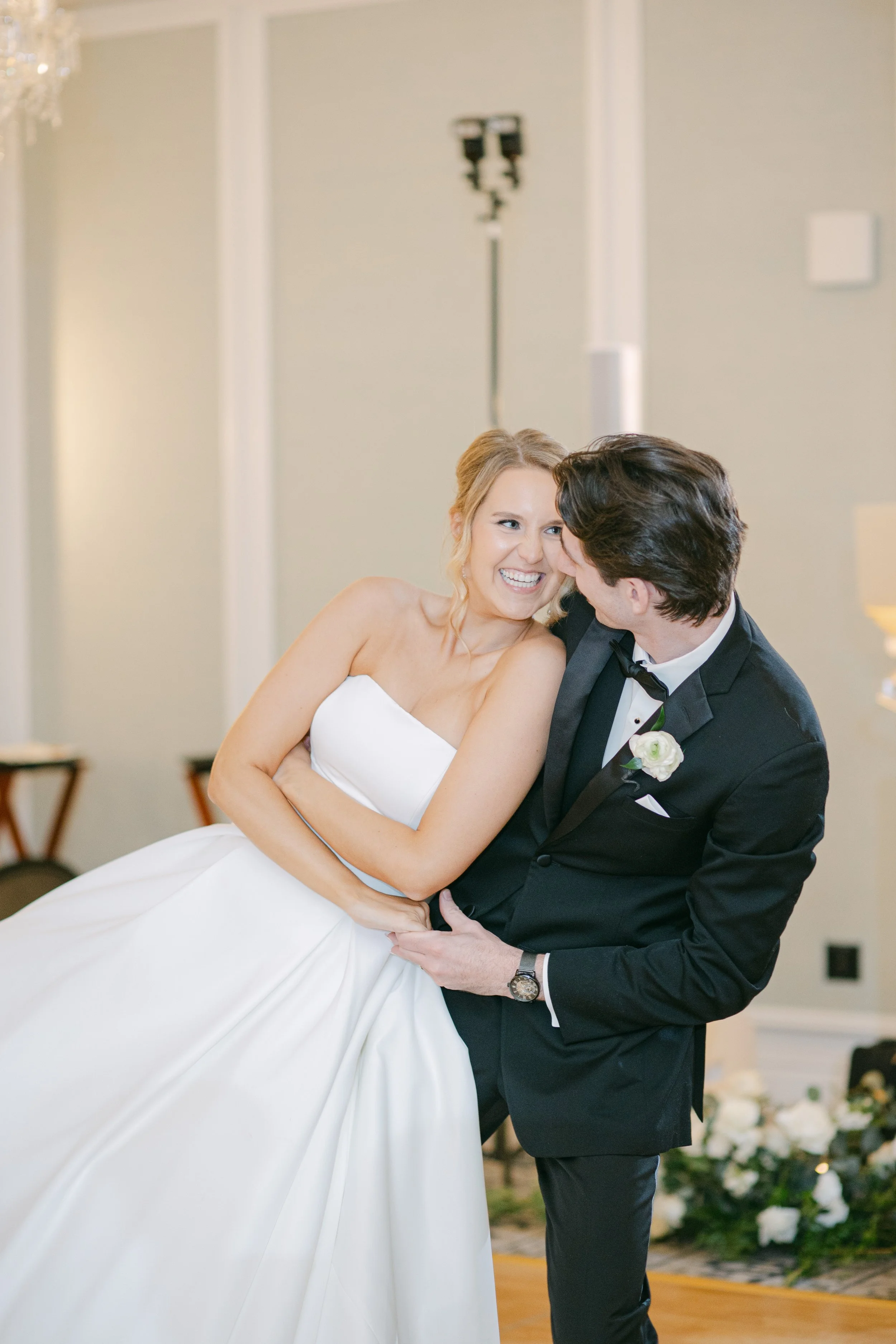Kristen Bowen Photography, Indianapolis Wedding Photographer, Hotel Carmichael Wedding, wedding reception, first dance