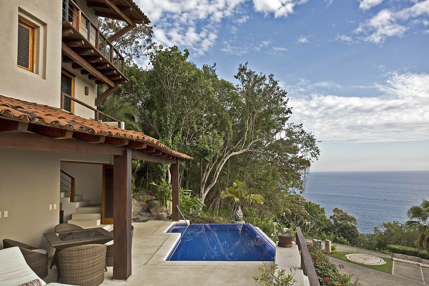 casa-cascada-zihuatanejo-pool.jpg