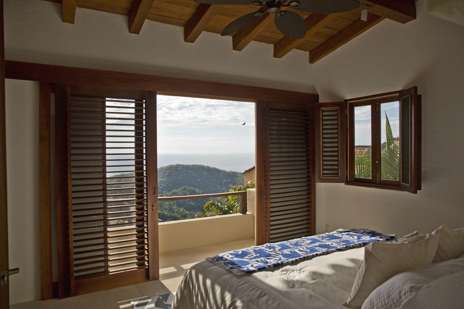 casa-cascada-zihuatanejo-bedroom-3.jpg