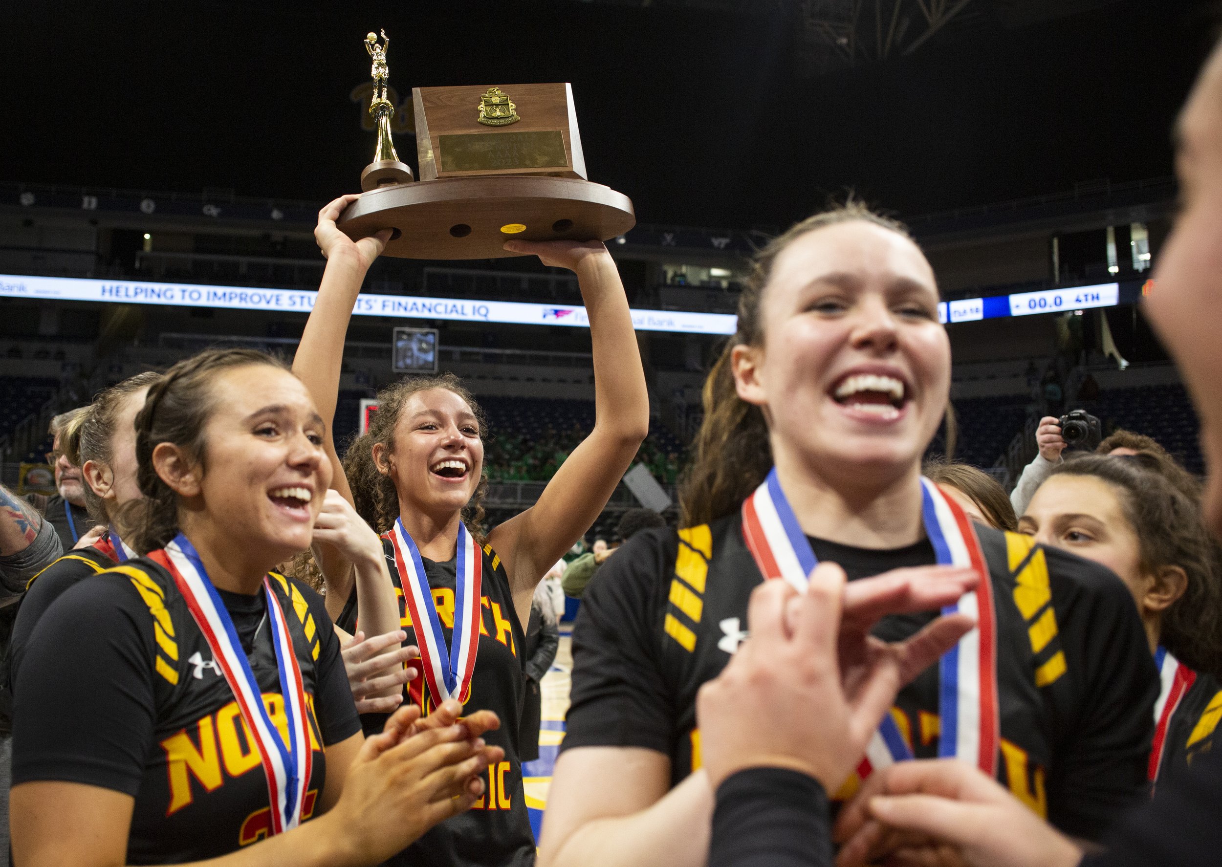  North Catholic celebrates their 51-35 victory against Blackhawk in the WPIAL Class 4A championship on Saturday, March 4, 2023, at Petersen Events Center. (Emily Matthews/Pittsburgh Union Progress) 