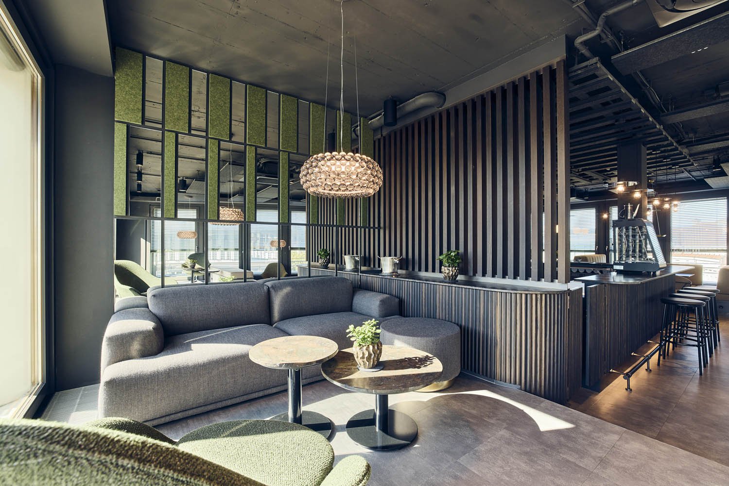 Architekturfotografie München – Tagesbar und Sitzbereich Kanzlei