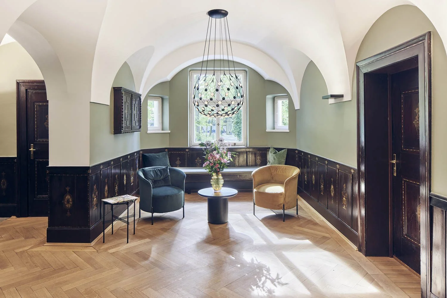 Historische Stadtvilla mit moderner Büronutzung in Grünwald – Architekturfotografie München