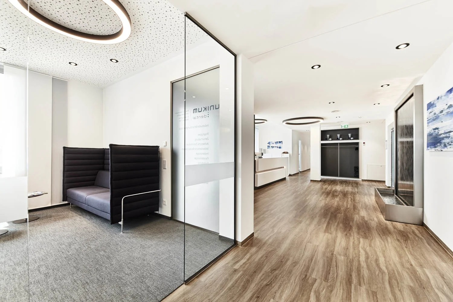 Arztpraxis Architektur München Empfangsbereich