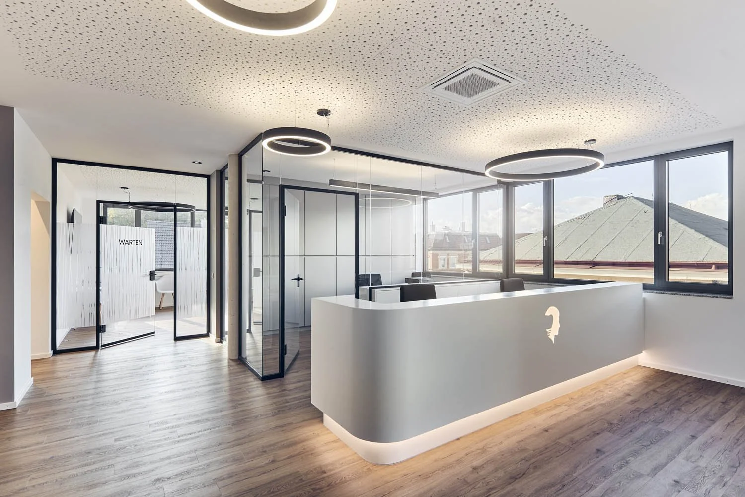 Zahnarztpraxis Stuttgart mit integrierter OP-Zone