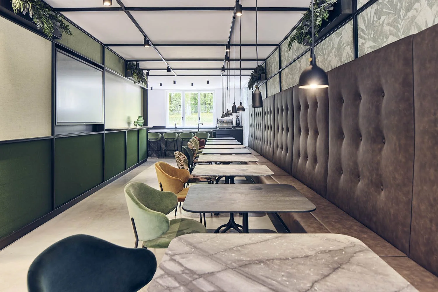 Modernes Büro in historischer Villa in Grünwald – Architekturfotografie München