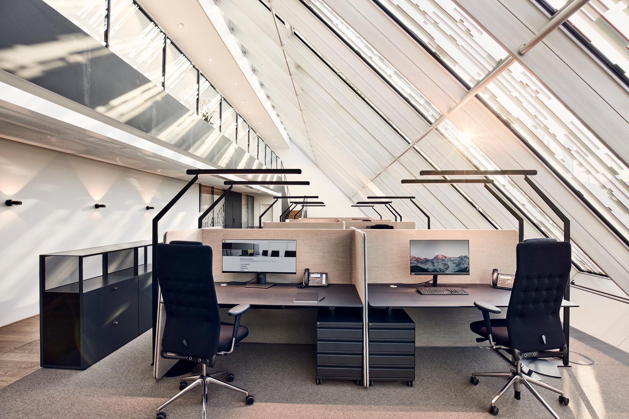 Architekturfotografie moderner Arbeitsplätze einer Kanzlei in München