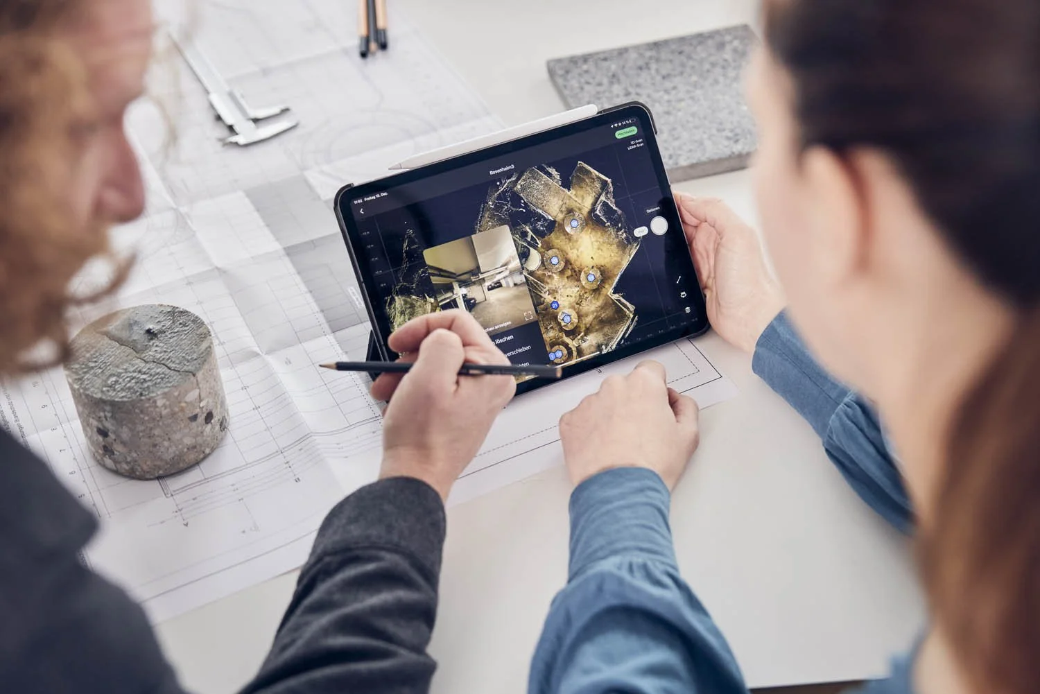 Abstimmungsgespräch im Baubüro