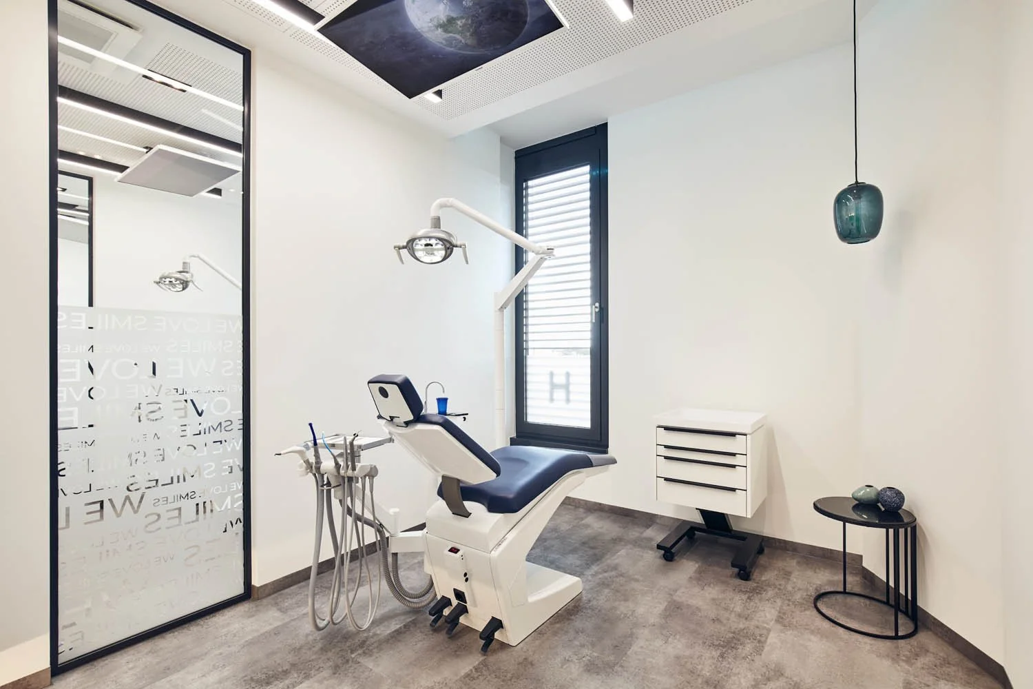 Praxisarchitektur mit freundlicher Raumwirkung