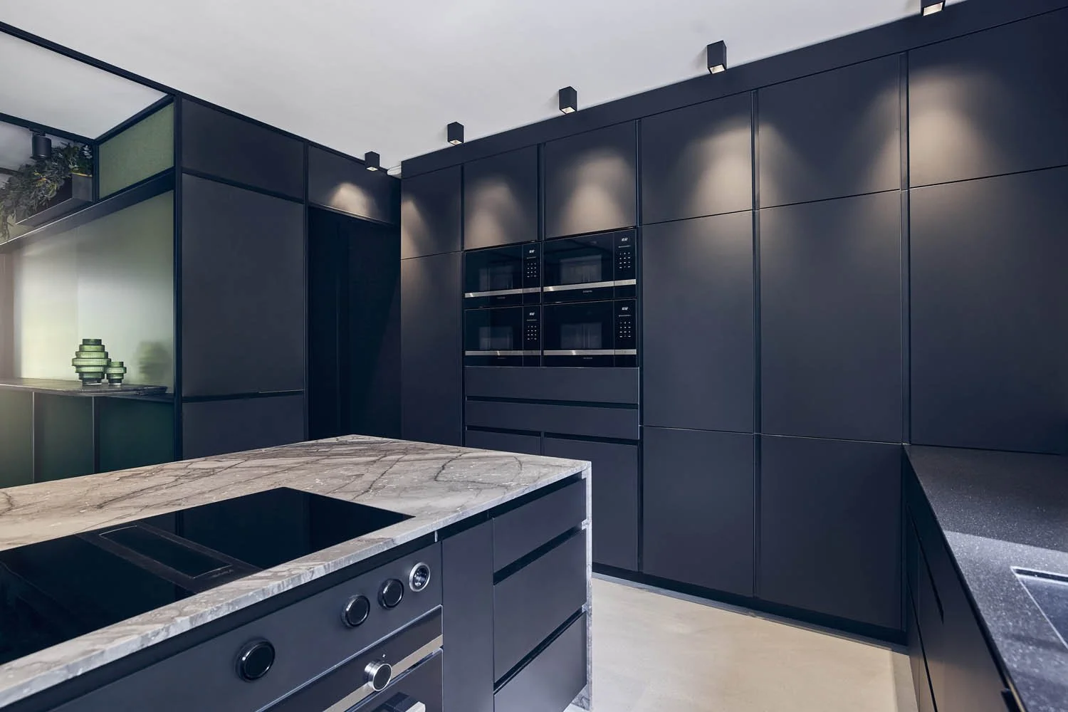 Architektur und Büroräume in einer sanierten Stadtvilla in Grünwald