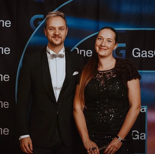 Do u still remember the time when you were allowed to go out and really party hard(fancy)!?! I sure do - a #tb to a #jci galaparty from last summer with my sister @maritassamoi .
.
.
.
.
.
.
.
.
#yrittäjyys #yrittäjät #yrittäj&aum