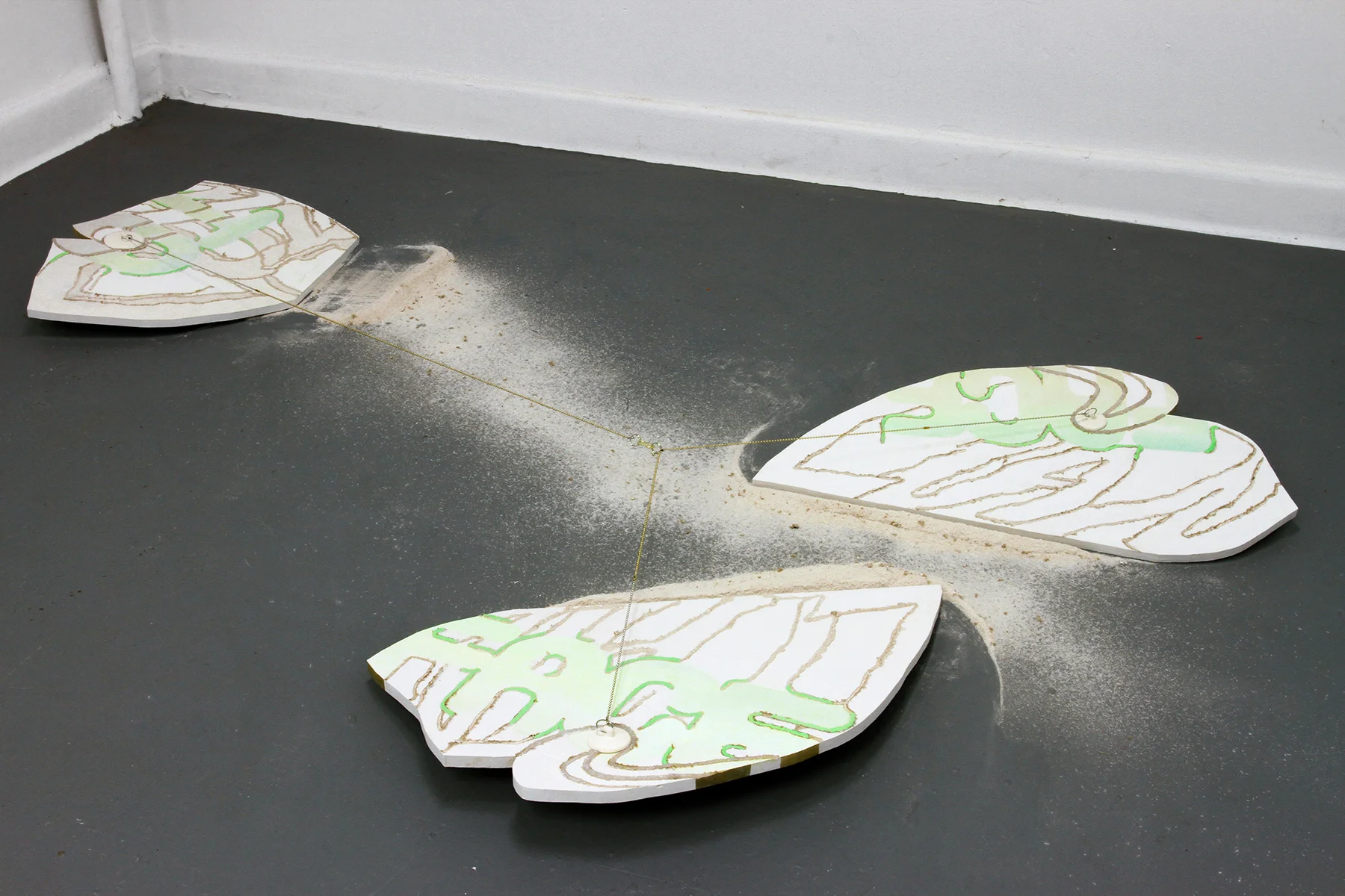 Face to face /LIǍNDUÌLIǍN/, 2018. drywall, drain stoppers, ball chain, caulk, silicone, MSG, gouache, latex paint, 96 x 64 x 3 inches