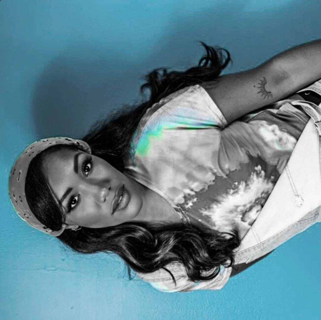 WilliE &amp; Tia' Gold - Dear Darla (Single)