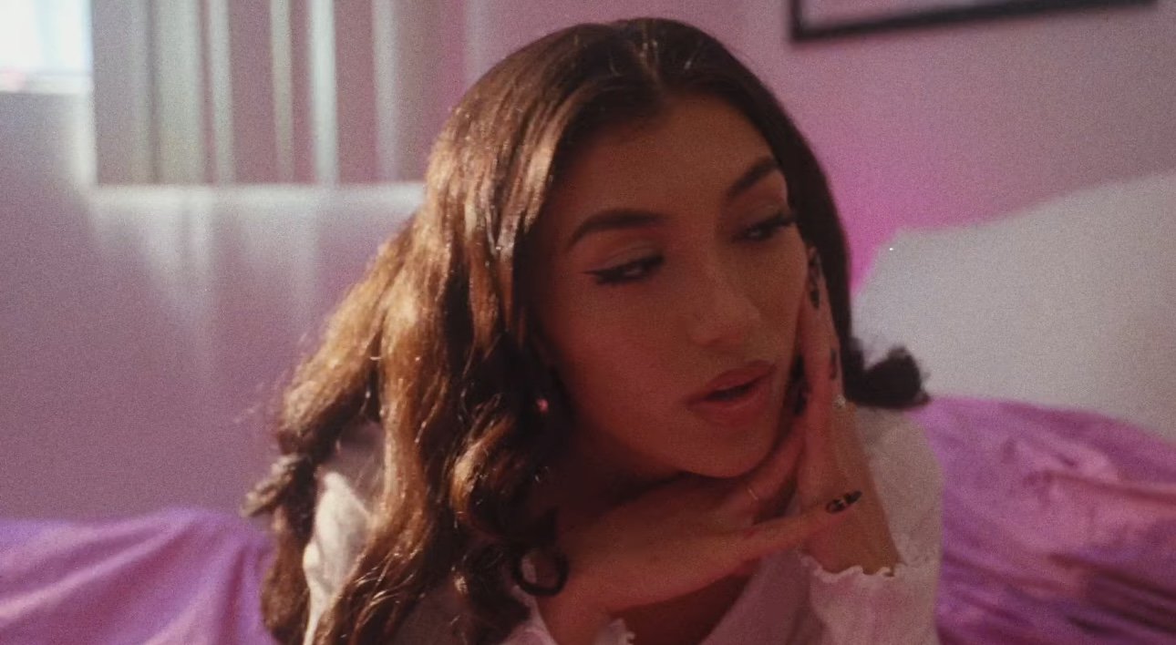 GIOVANNA - love hour (Visualizer)