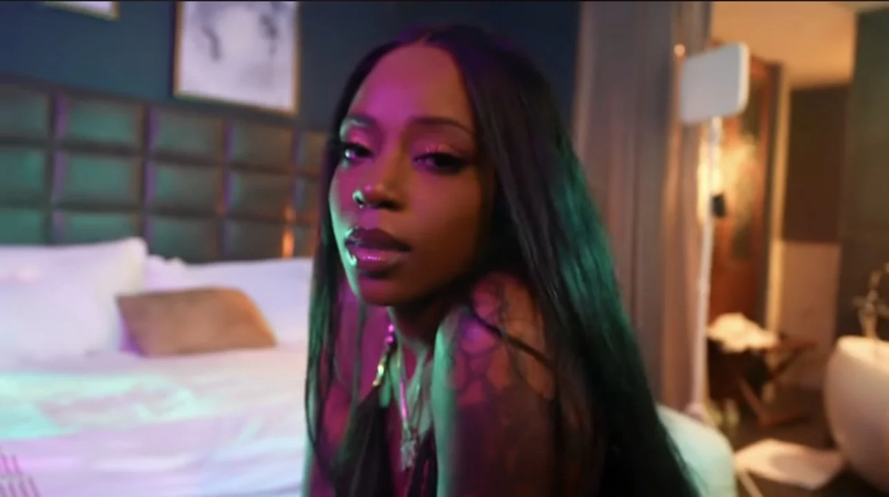 Paris De’vil feat JAH BAHARI - Something Ain’t Right (Single)