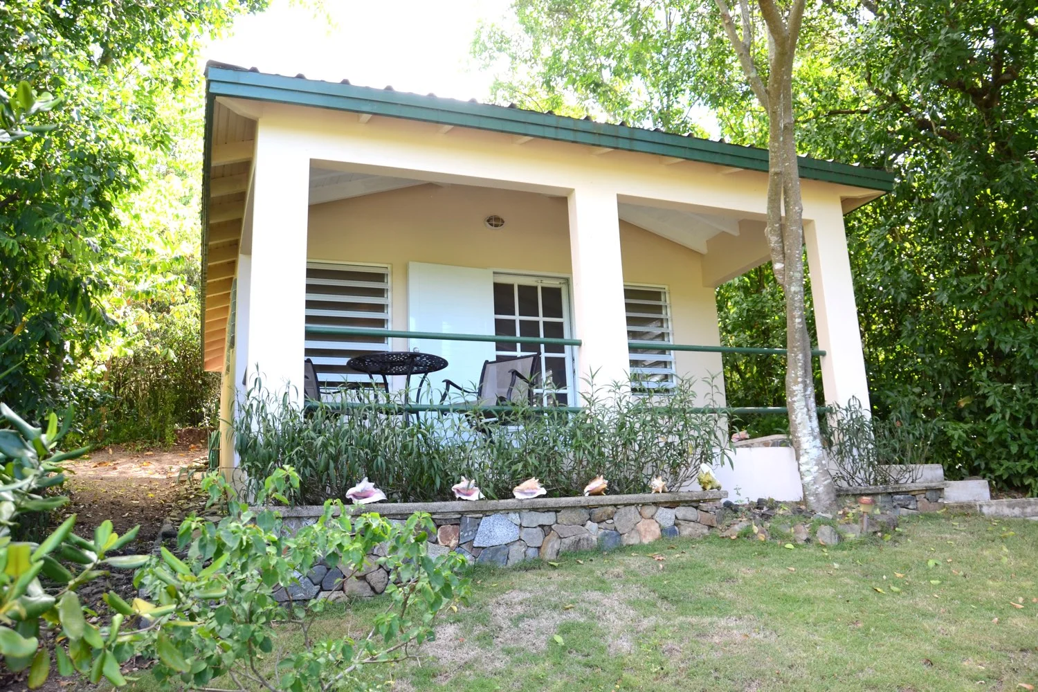 Verde Exterior B WO.jpg