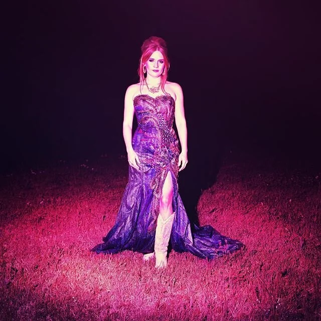 Here&rsquo;s one from when you could safely stand in a field of grass&mdash;
LIVE FROM ISLAND STUDIO**Catch Me Live Streamin&rsquo; Via FB this Mon April 6! 8PM**ISLA MARGARITA &ldquo;GIT OUT THE BLENDER BARB!&rdquo;🦩🌴
PHOTO X @j_a_z_z_mills