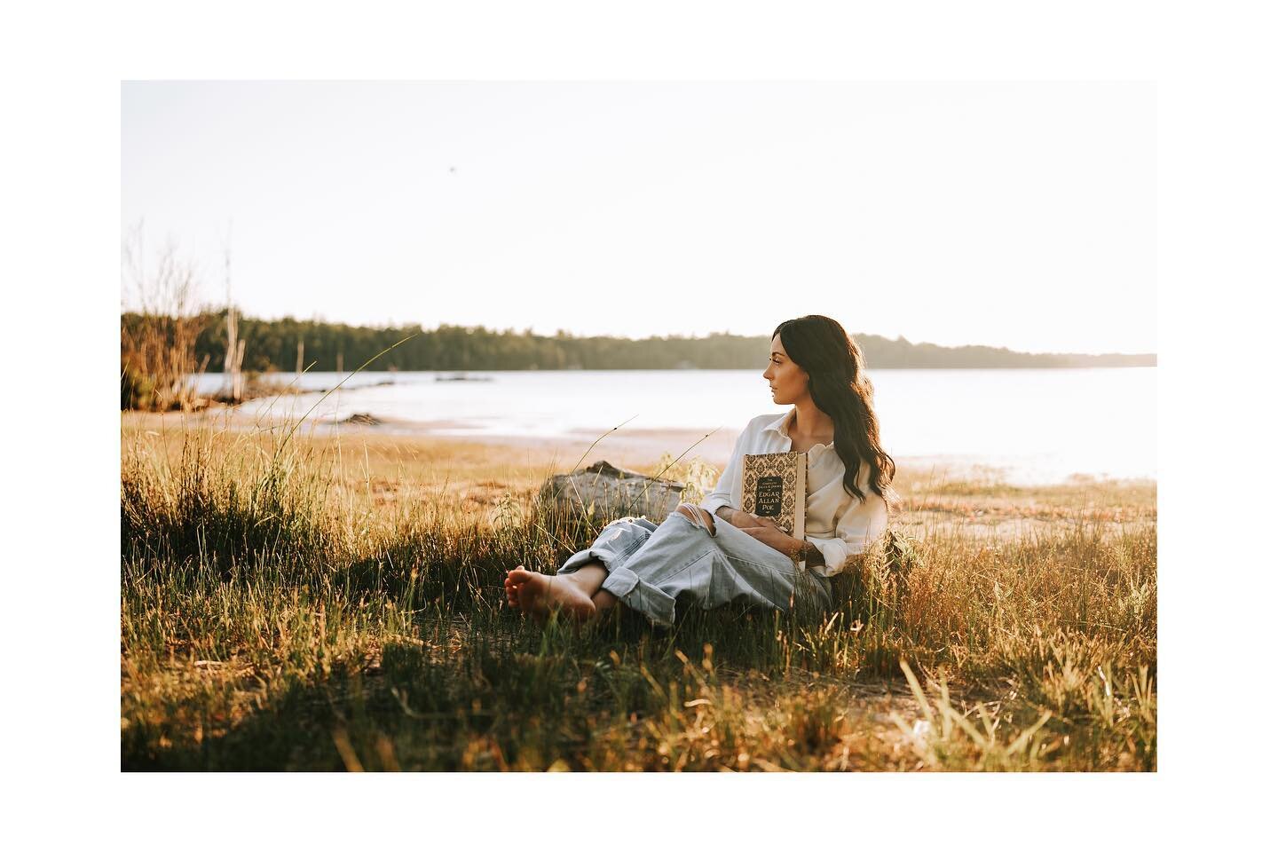 A good book, can take you a long way. 
#portrait #portraitphotography #photography #beautiful