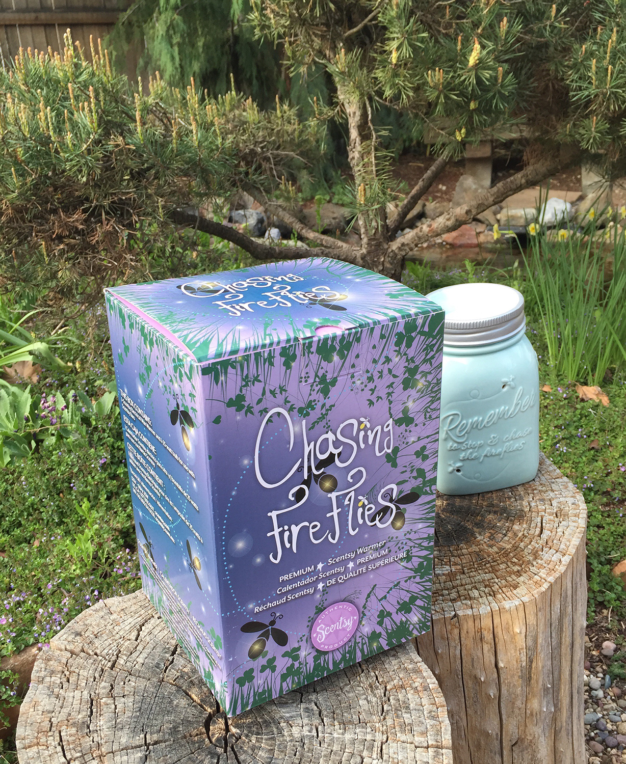Packaging design - Chasing Fireflies box This illustration and design features the summer memories that come with catching fireflies and reliving your childhood in summertime.