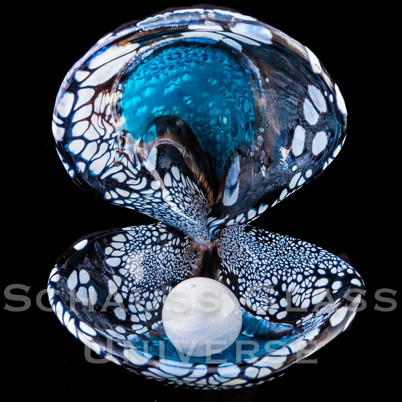 ©2015SchaussGlassblowingLLC ClamWhaleColl.jpg