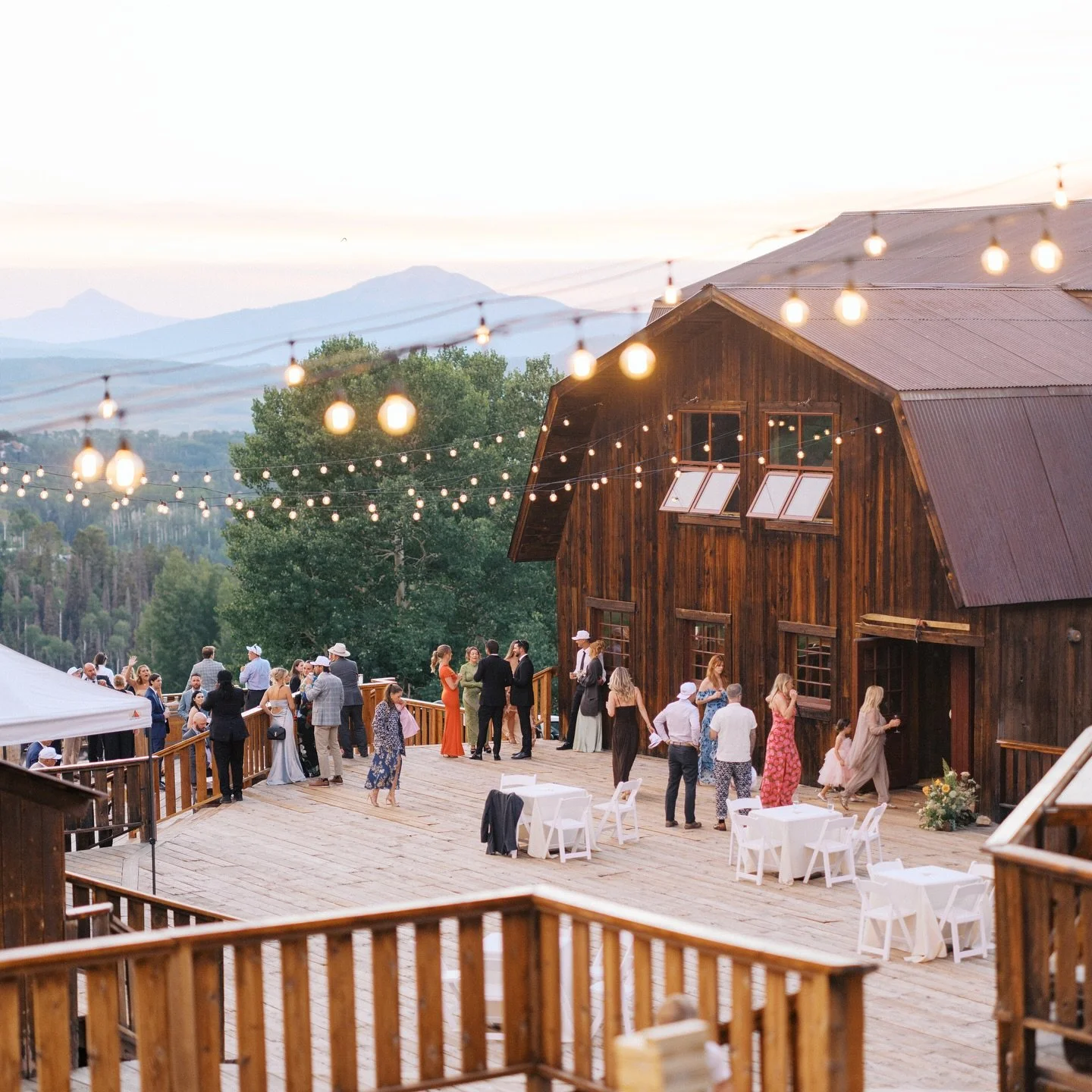 Cocktail hour Telluride style at @gorrono_ranch // mix of film &amp; digital

Videographers: @jadynalexafilms 
Venue: @gorrono_ranch 
Planner: @telluridepresents
Venue manager @tiffanypaladin 
Hair/make up @tildeathbridalbeauty 
@tellurideoutside 
We