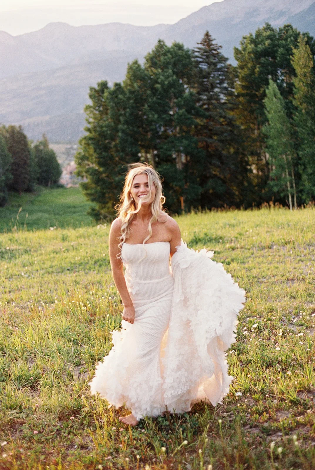 35mm film wedding photograph captured on Leica M6 by Samuel Marz.