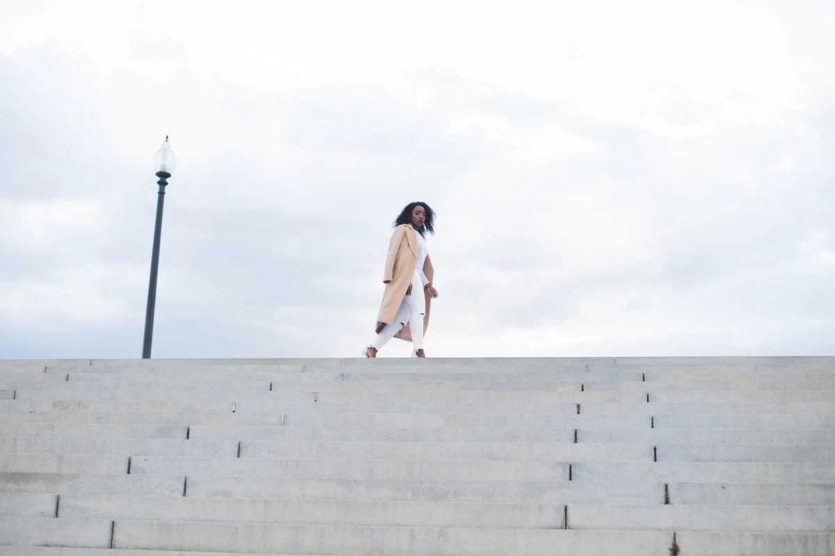 The_Glossier_Tasha_James_Style_Fashion_Blogger_Kim_Kardashian_Camel_Coat_White_Monochromatic_DC-18