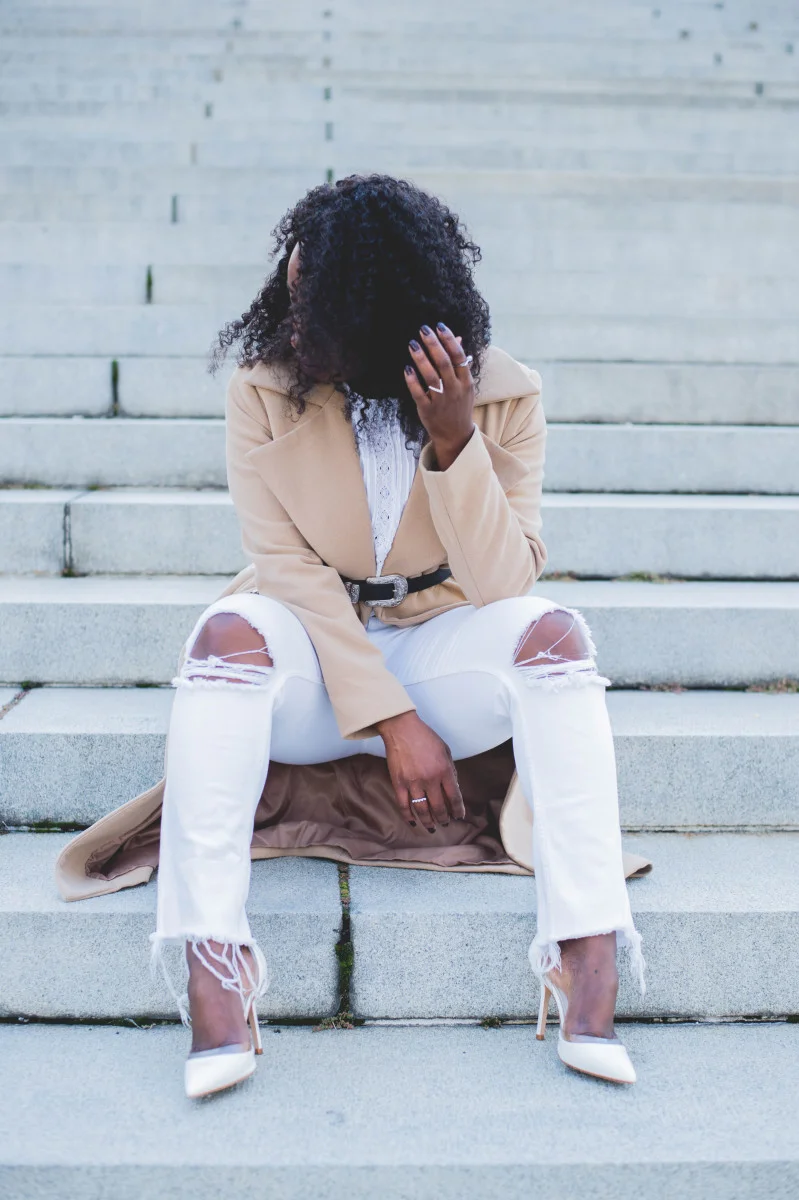 The_Glossier_Tasha_James_Style_Fashion_Blogger_Kim_Kardashian_Camel_Coat_White_Monochromatic_DC-8