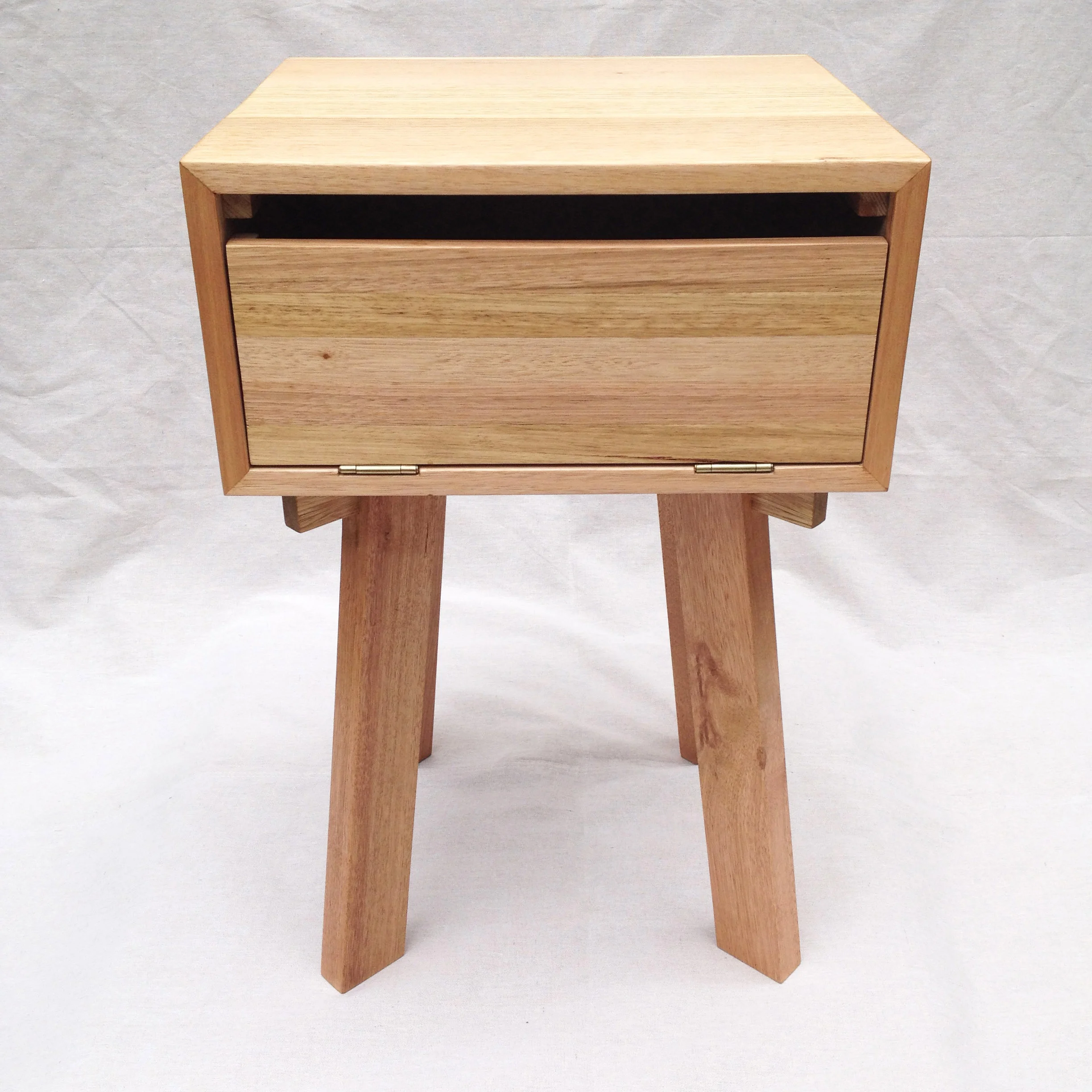 Bedside Table - thumb.jpg