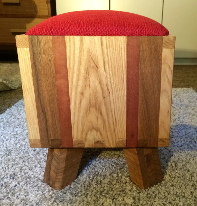 Bookstool - 3.jpg