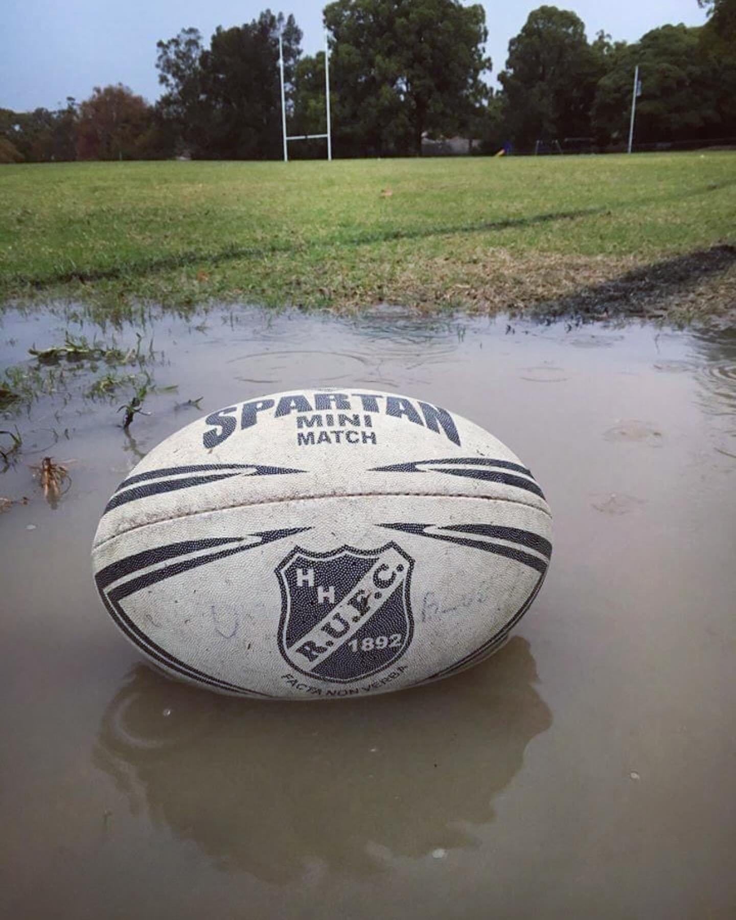 Games at Boronia are OFF tomorrow!  See you at the @huntershillhotel at 2.00pm for a couple of FREE Shandy&rsquo;s and a Punt. 

COLTIES II are 💯versus Beecroft at Somerville Oval (or Headon Park depending on 💦).

ROUND THREE WILL NOW BE PLAYED NEX