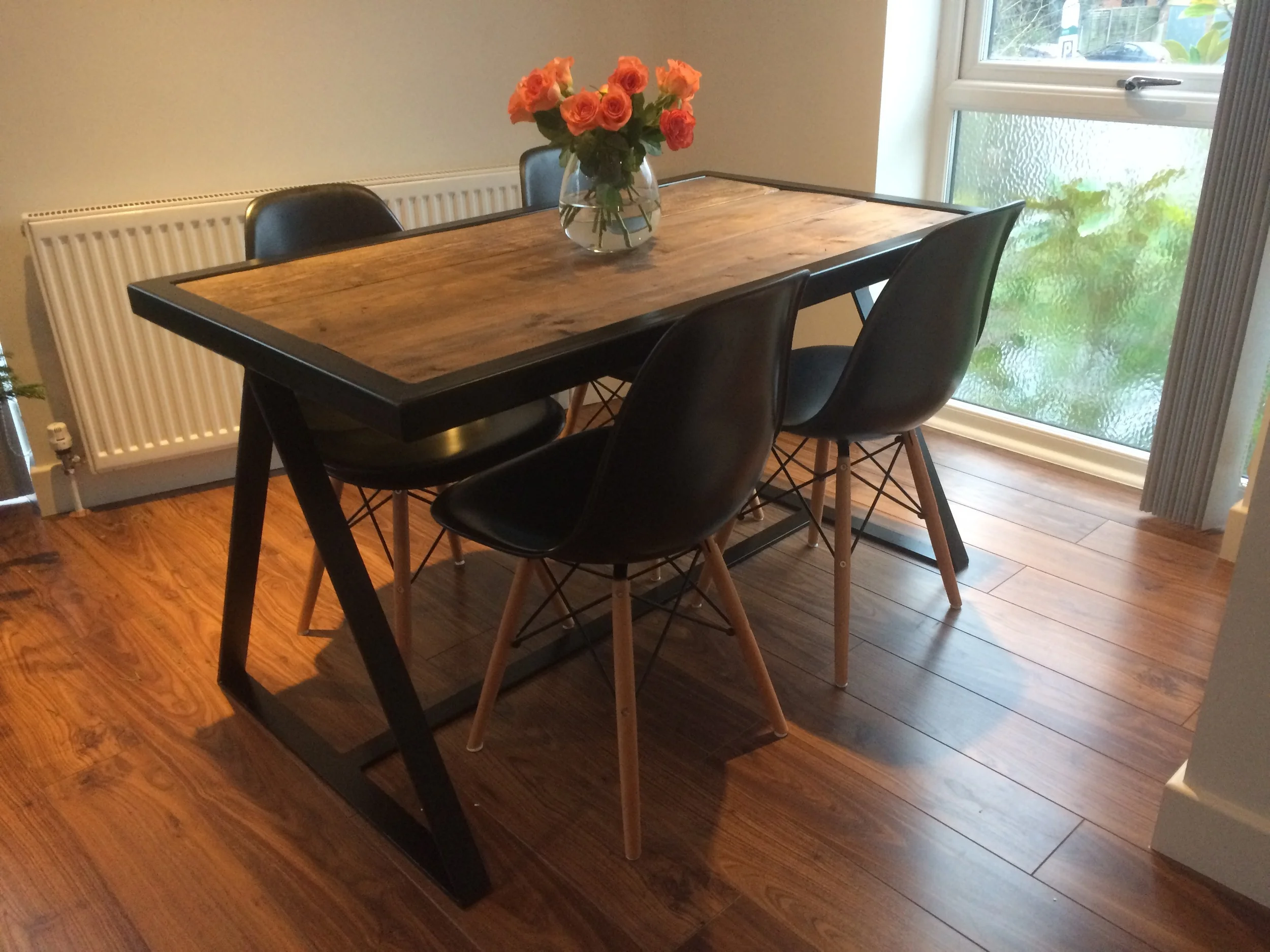  Another angle of the detail of this mid century modern dining room table 