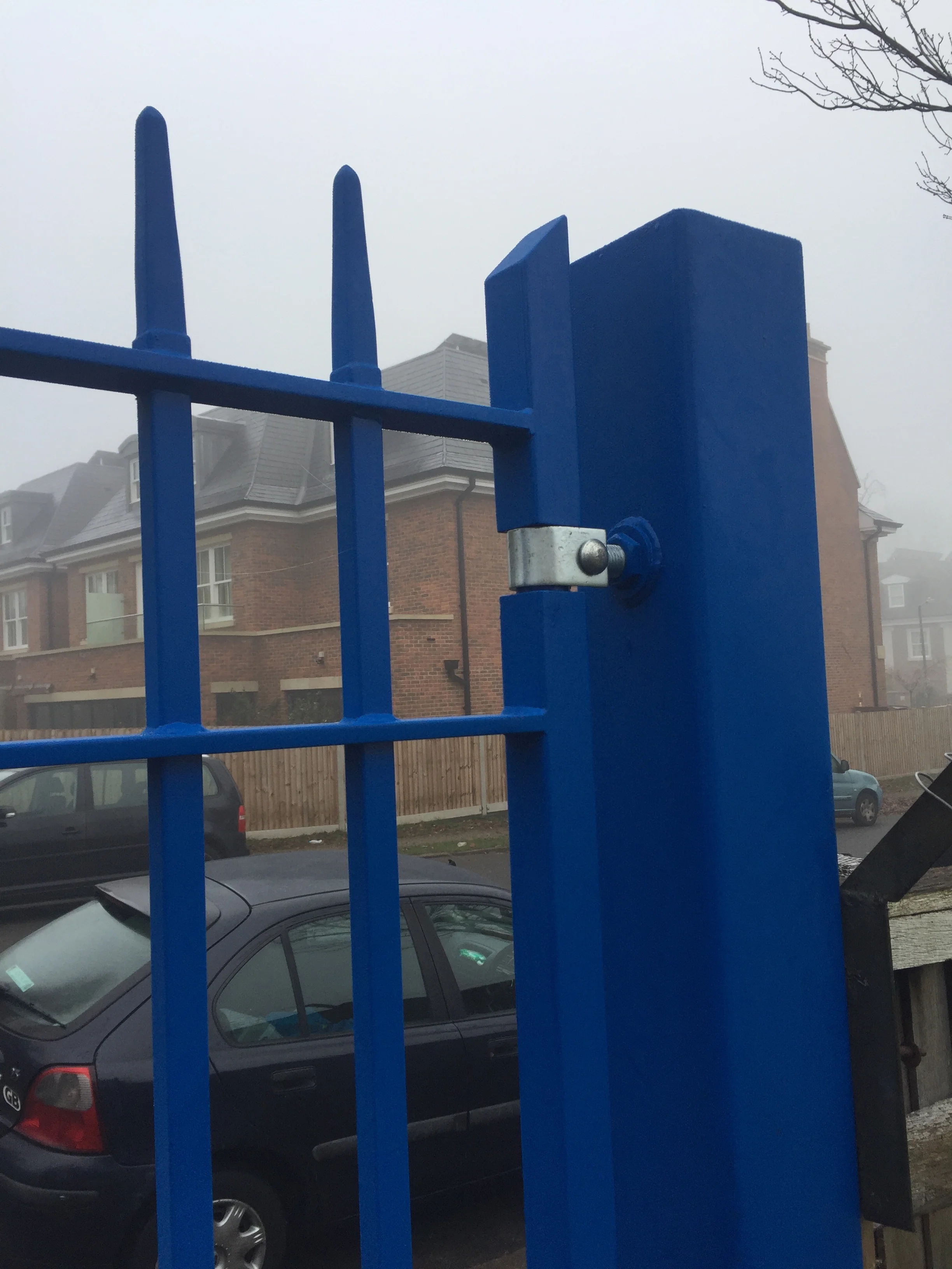  Clean hinge detail for the Bank Of England gates 