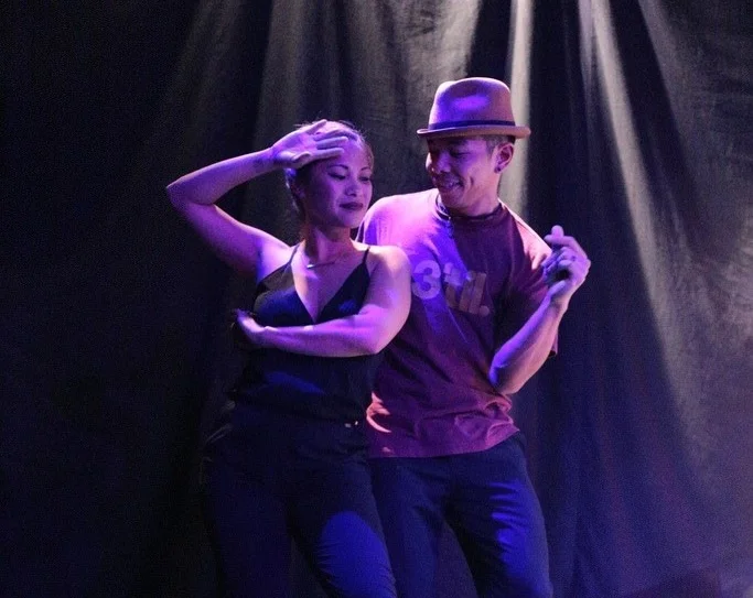 SUNDAYS 12-1PM | SALSA 2 (INTERMEDIATE)