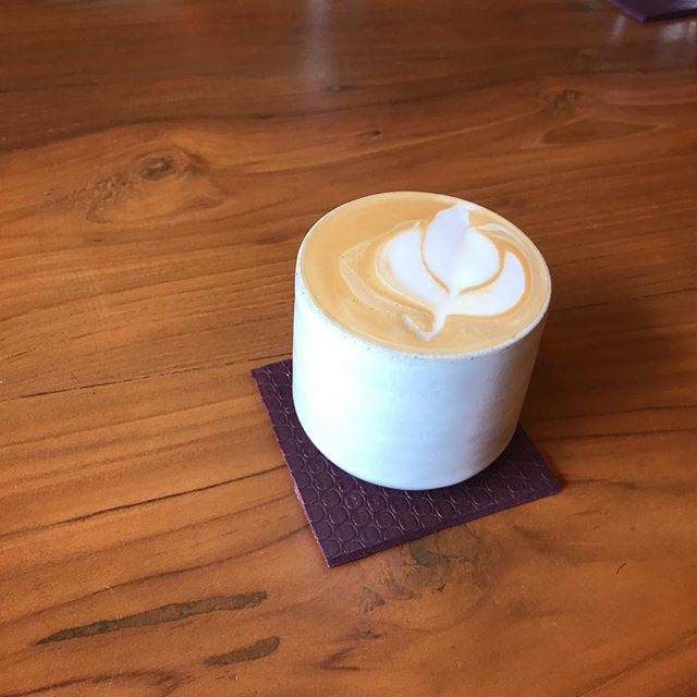 Latte with cashew milk and.. and recycled yoga mat as a coaster! That’s brilliant. Maybe something I can consider doing when my mats wear out. Only that they’re so long lasting! #bali #indonesia #balitripping