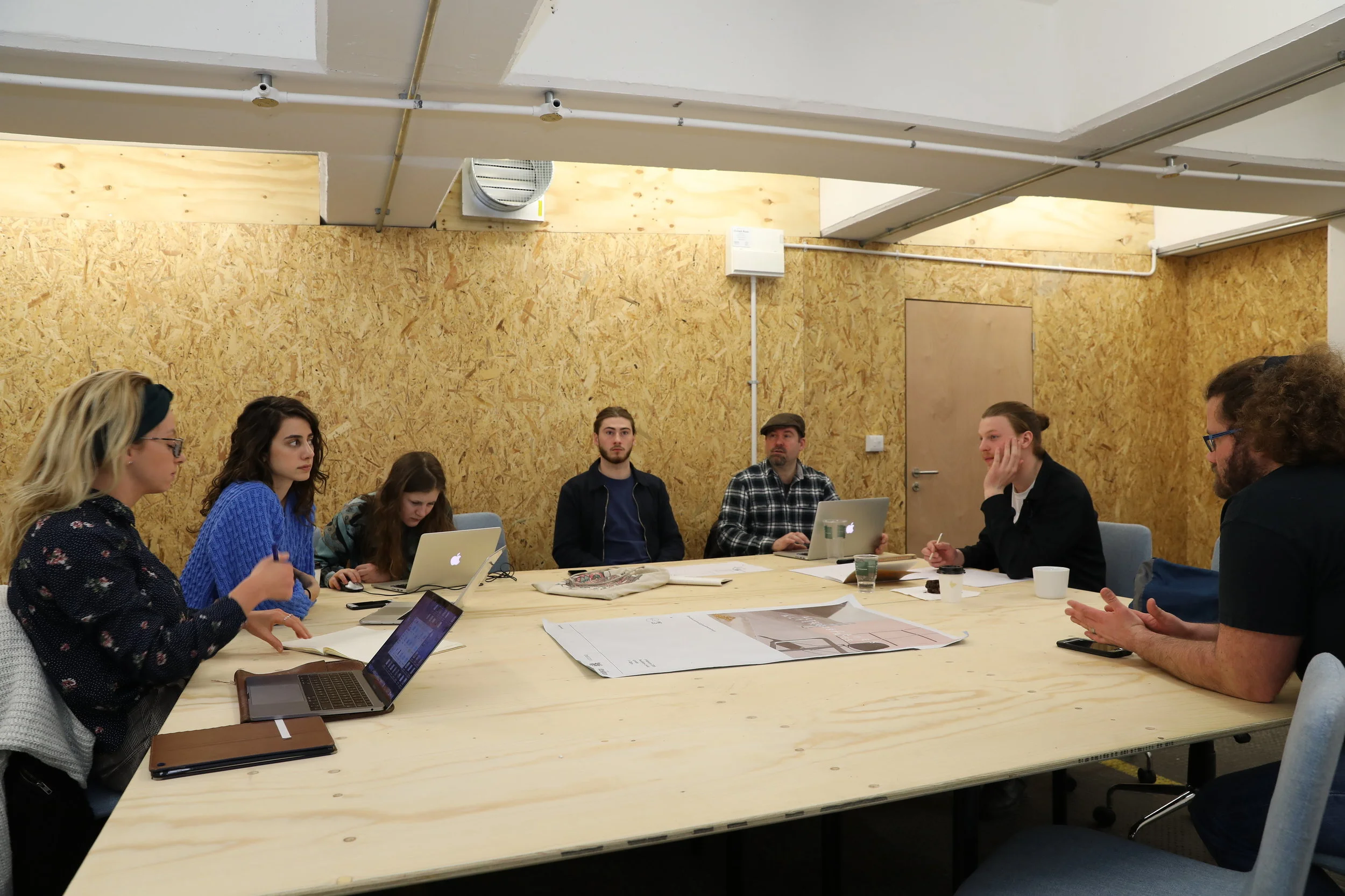 Design sprint with multiple members and volunteers of the project.