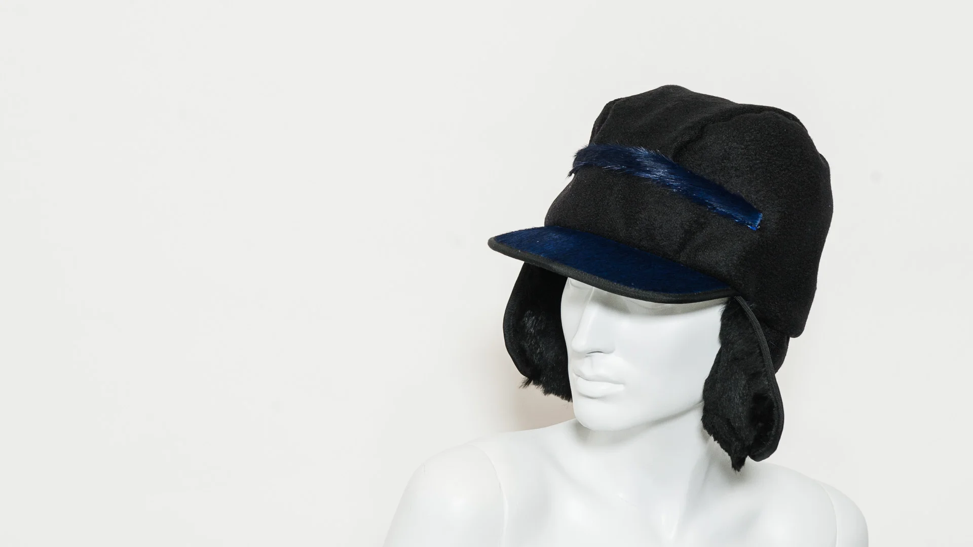 Helmo cap in wool leather and rabbit